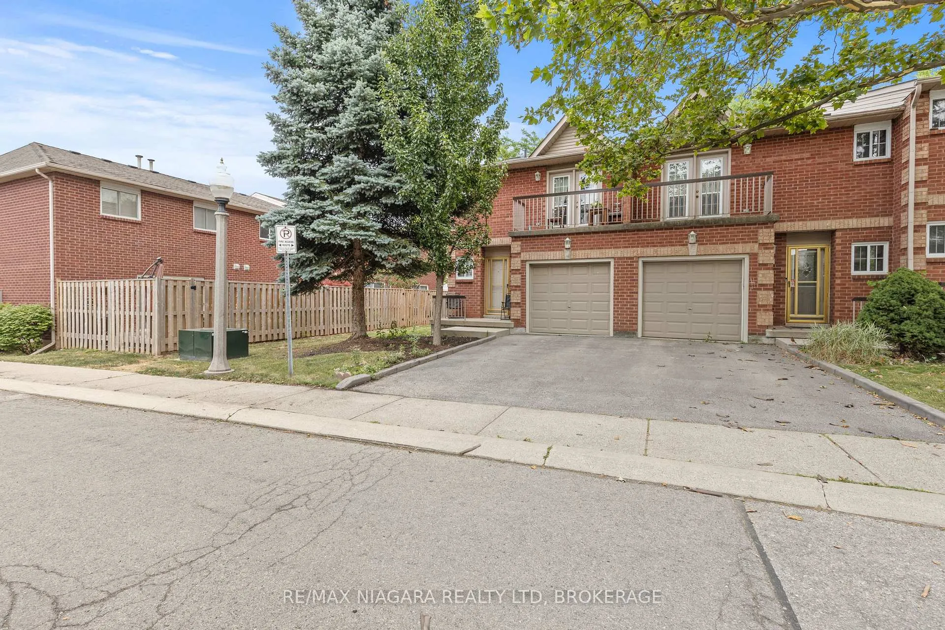 Photo 2 of Unit 13, 34 Dynasty Avenue, Hamilton, Stoney Creek — HOMEH