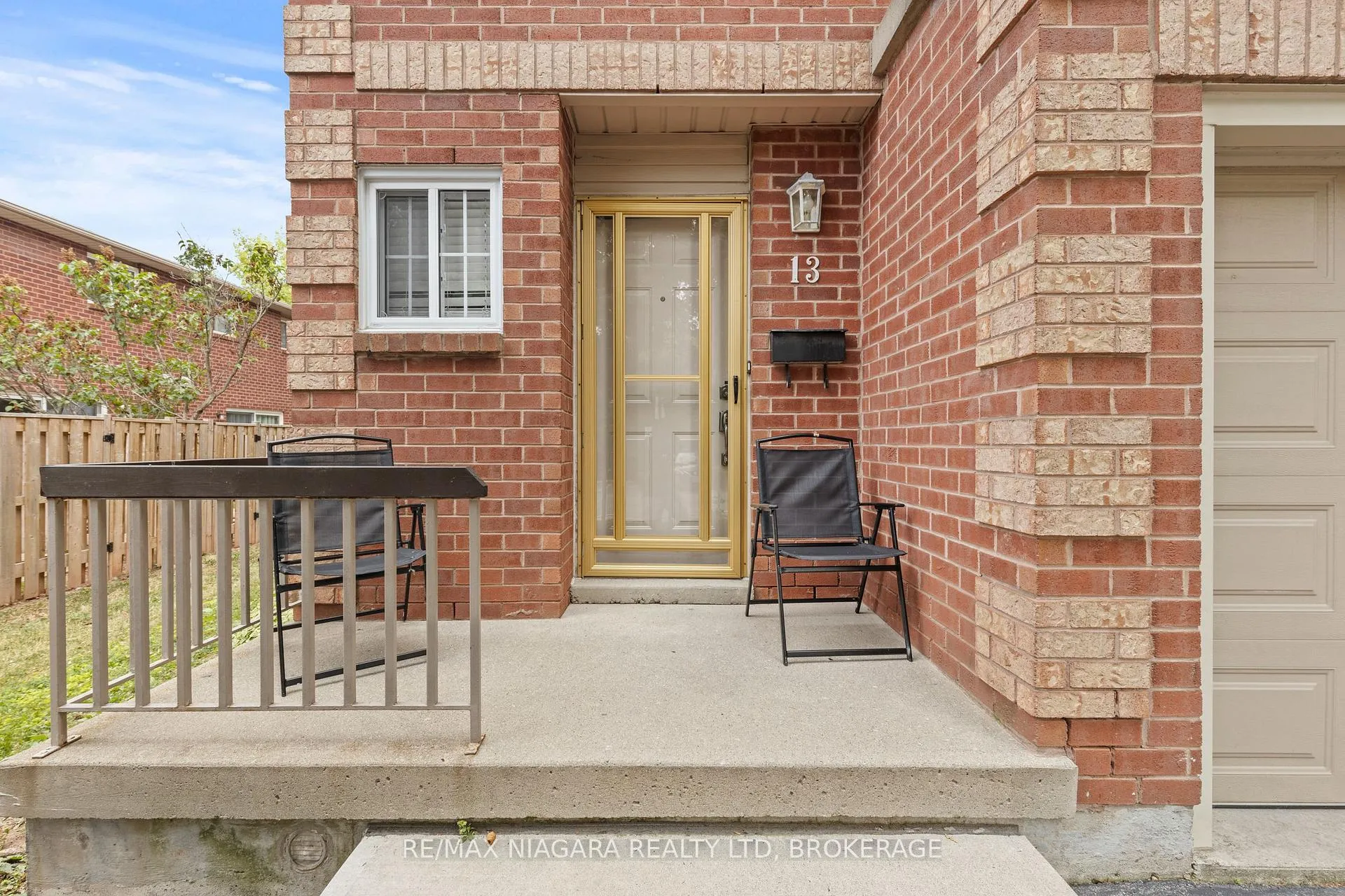 Photo 3 of Unit 13, 34 Dynasty Avenue, Hamilton, Stoney Creek — HOMEH
