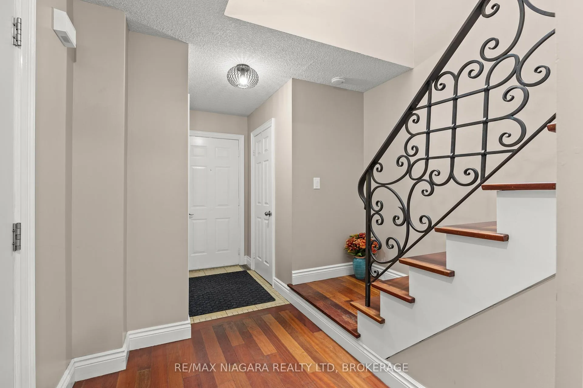 Photo 4 of Unit 13, 34 Dynasty Avenue, Hamilton, Stoney Creek — HOMEH