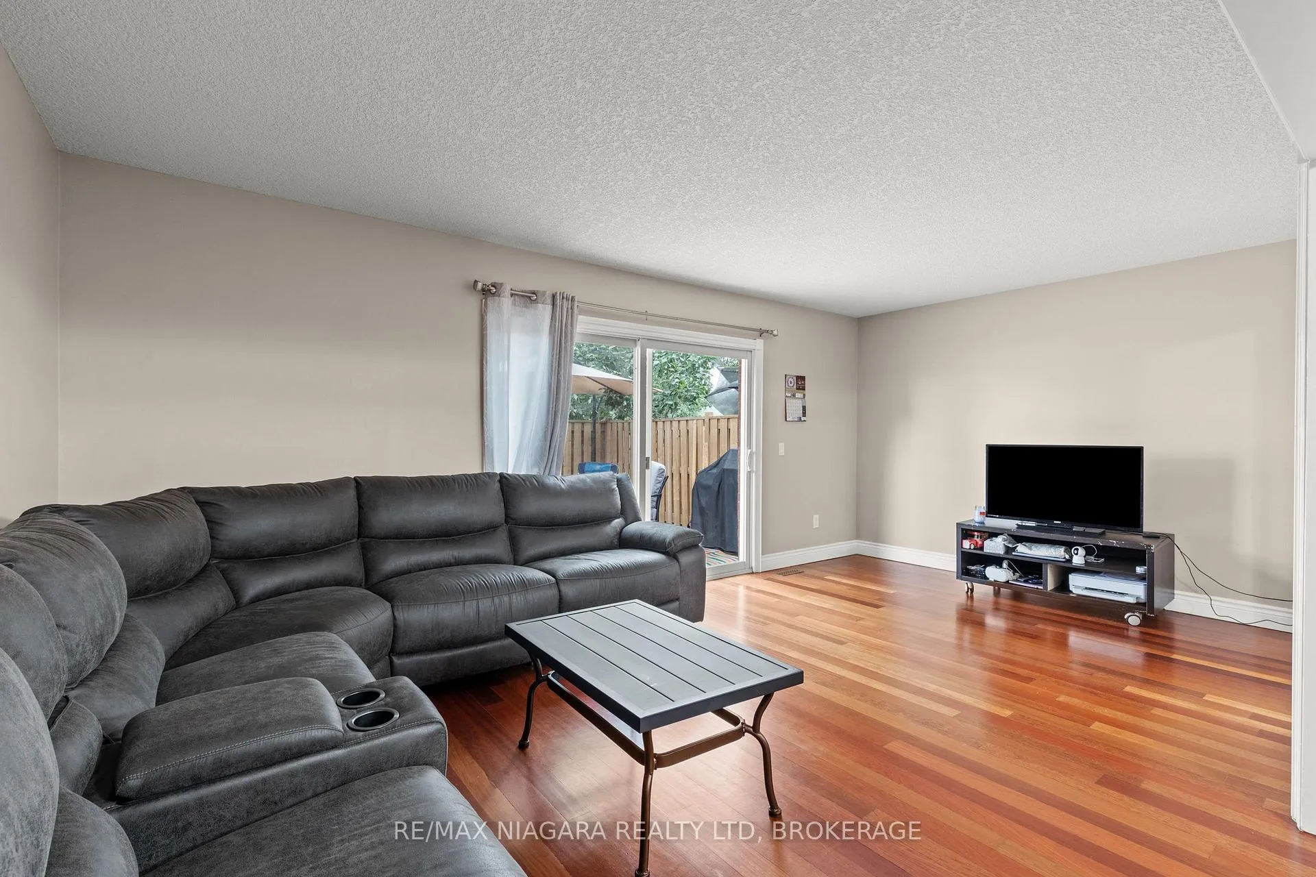 Photo 11 of Unit 13, 34 Dynasty Avenue, Hamilton, Stoney Creek — HOMEH