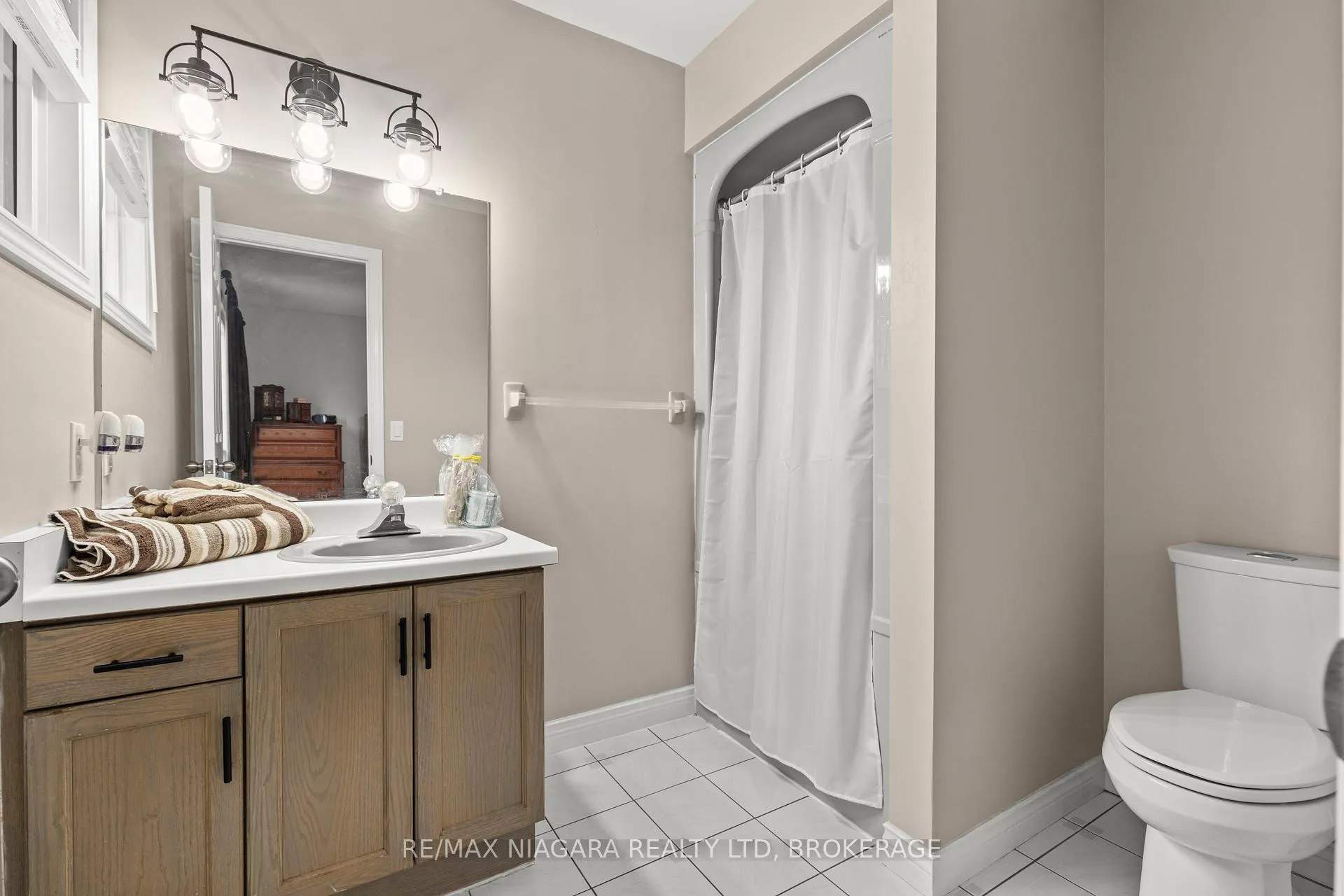 Photo 15 of Unit 13, 34 Dynasty Avenue, Hamilton, Stoney Creek — HOMEH