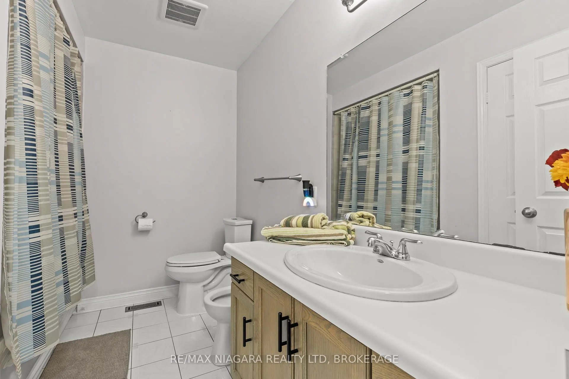 Photo 18 of Unit 13, 34 Dynasty Avenue, Hamilton, Stoney Creek — HOMEH
