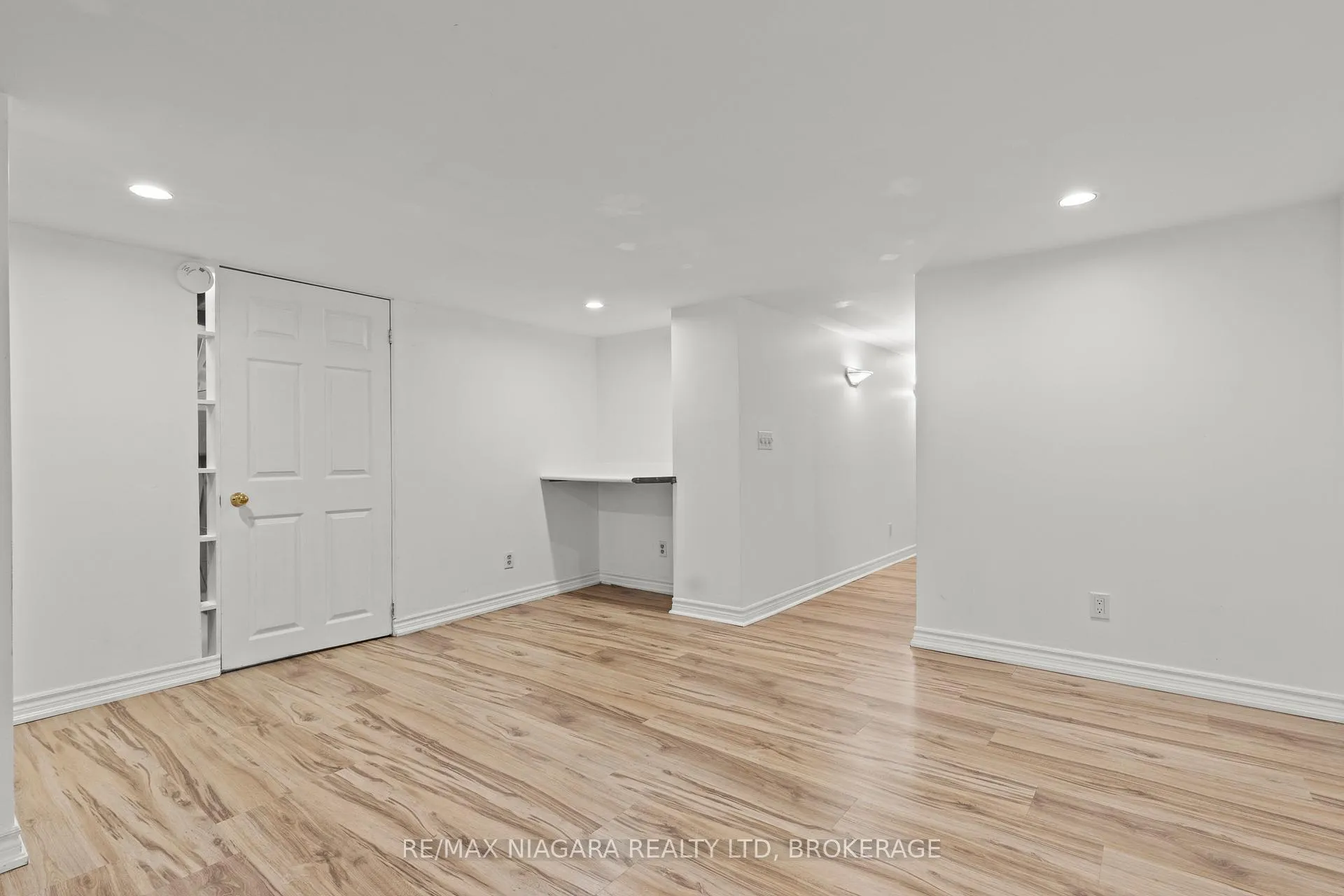 Photo 23 of Unit 13, 34 Dynasty Avenue, Hamilton, Stoney Creek — HOMEH