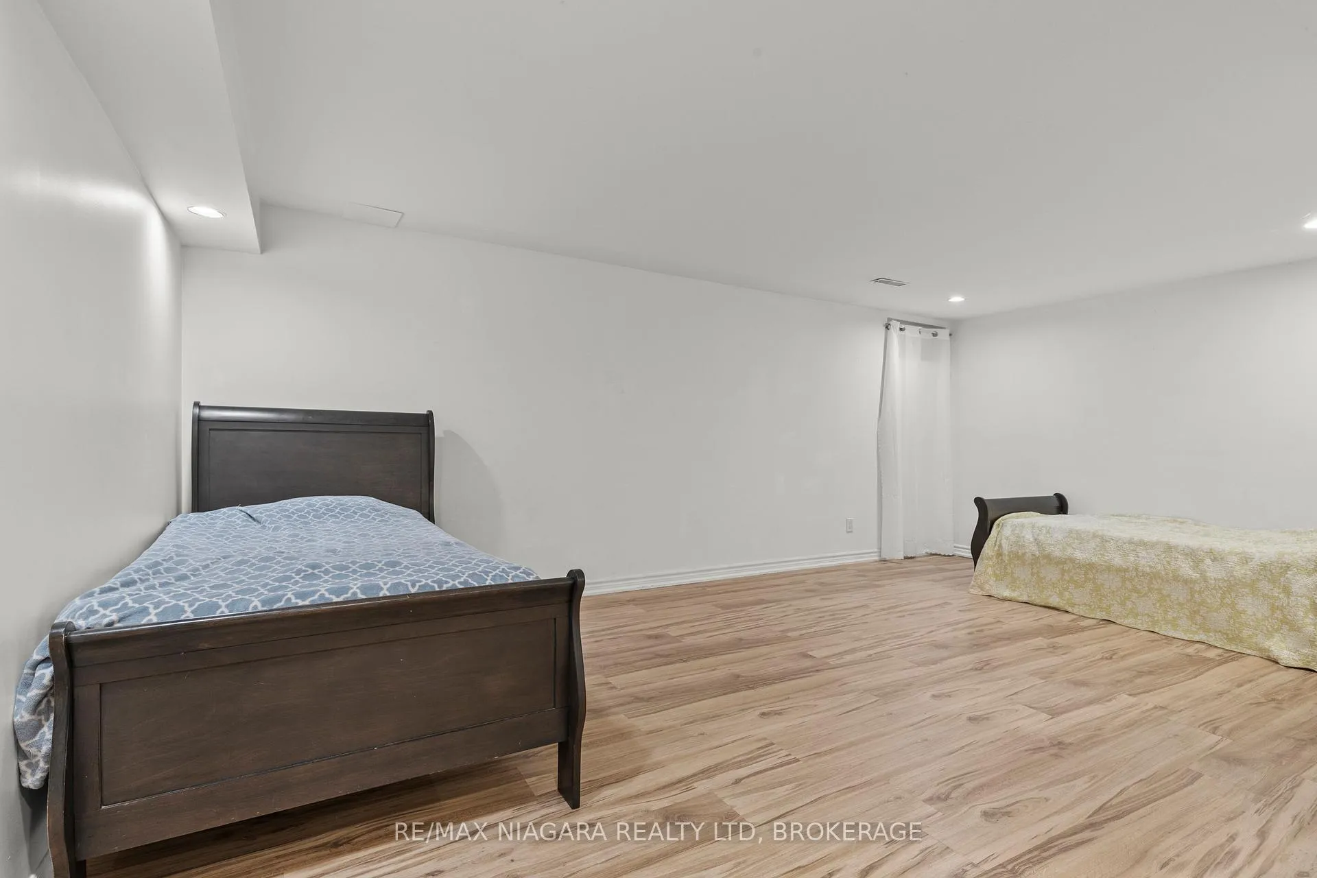 Photo 24 of Unit 13, 34 Dynasty Avenue, Hamilton, Stoney Creek — HOMEH