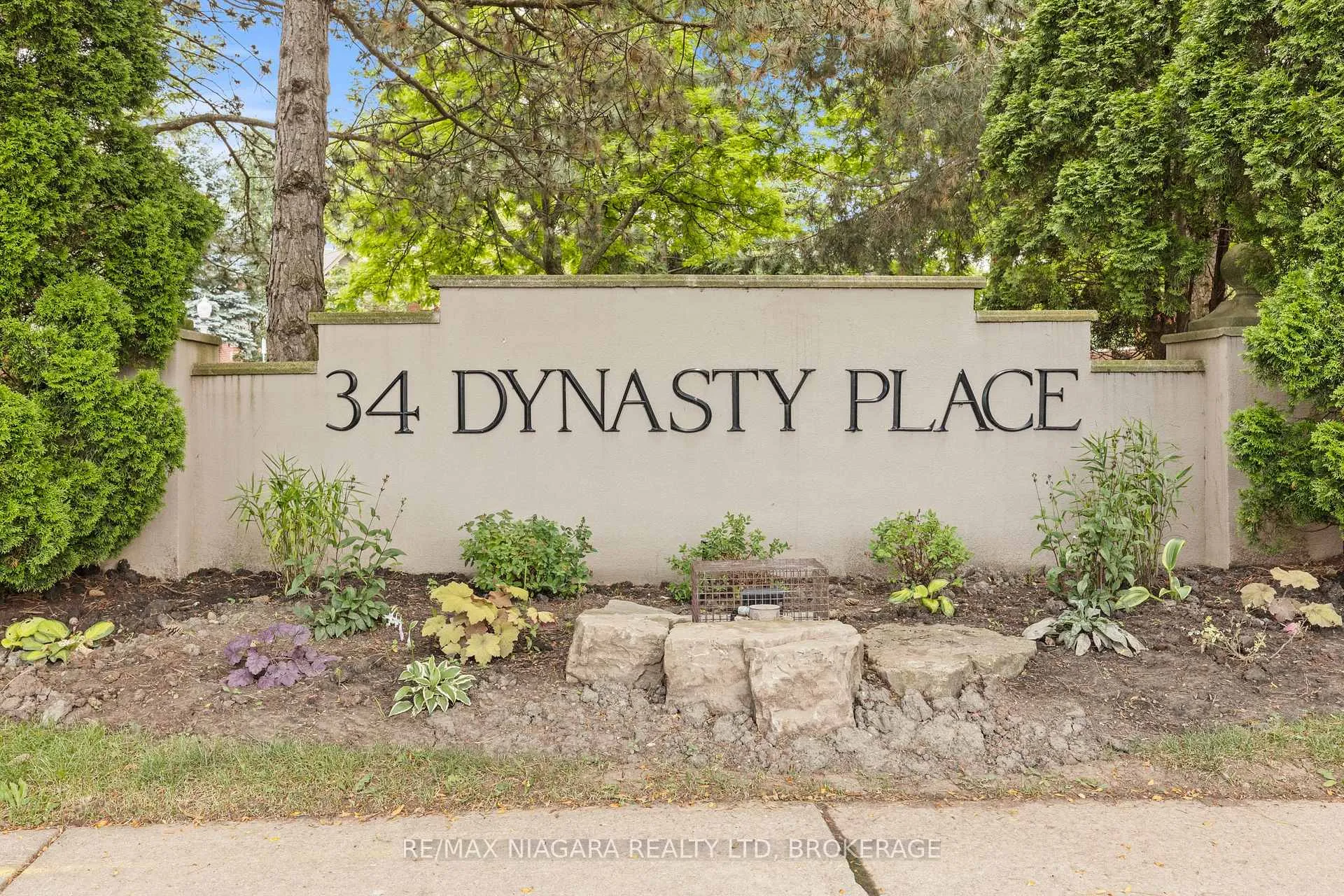 Photo 32 of Unit 13, 34 Dynasty Avenue, Hamilton, Stoney Creek — HOMEH
