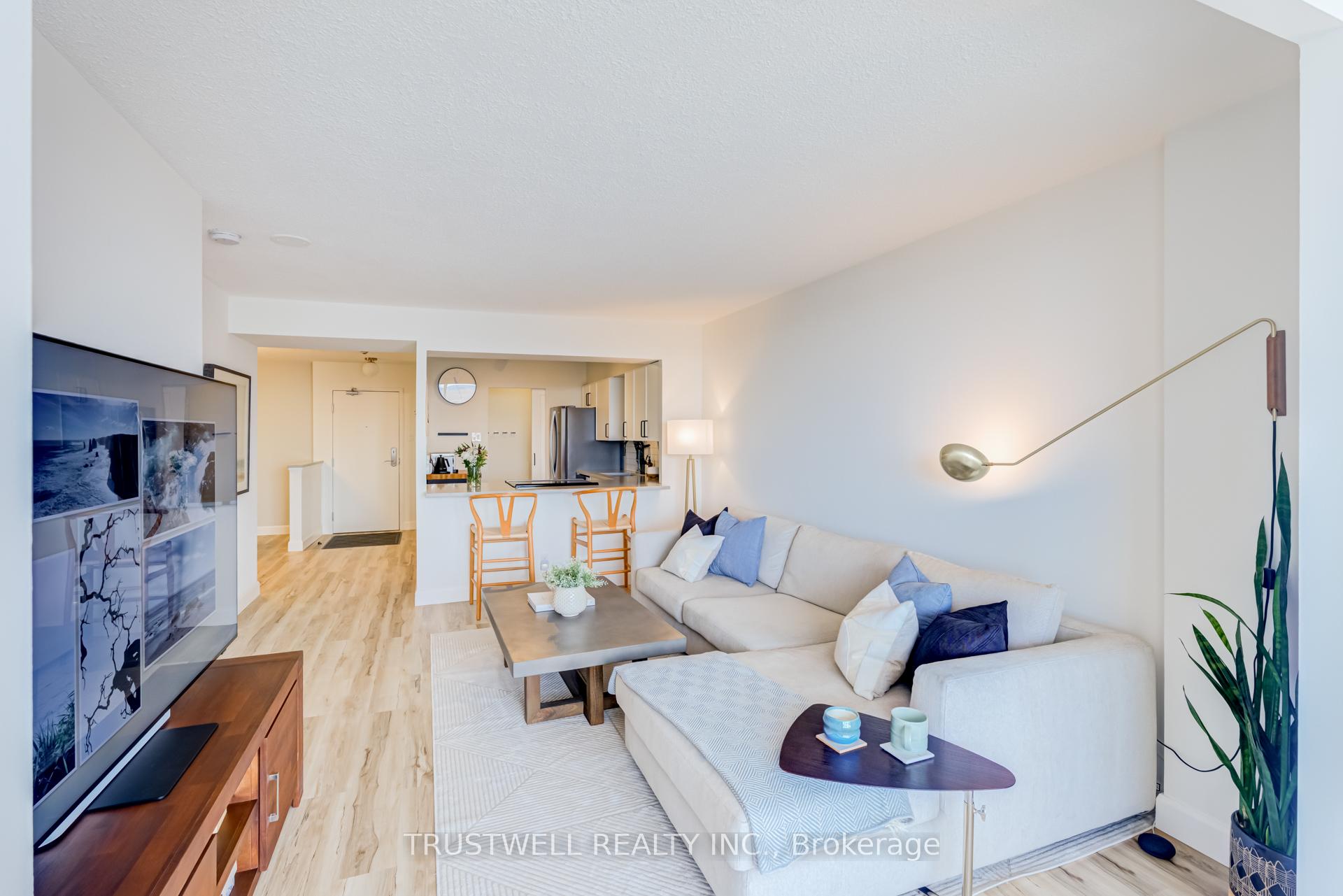 Photo 6 of Unit 802, 1890 Valley Farm Road, Pickering, Town Centre — HOMEH