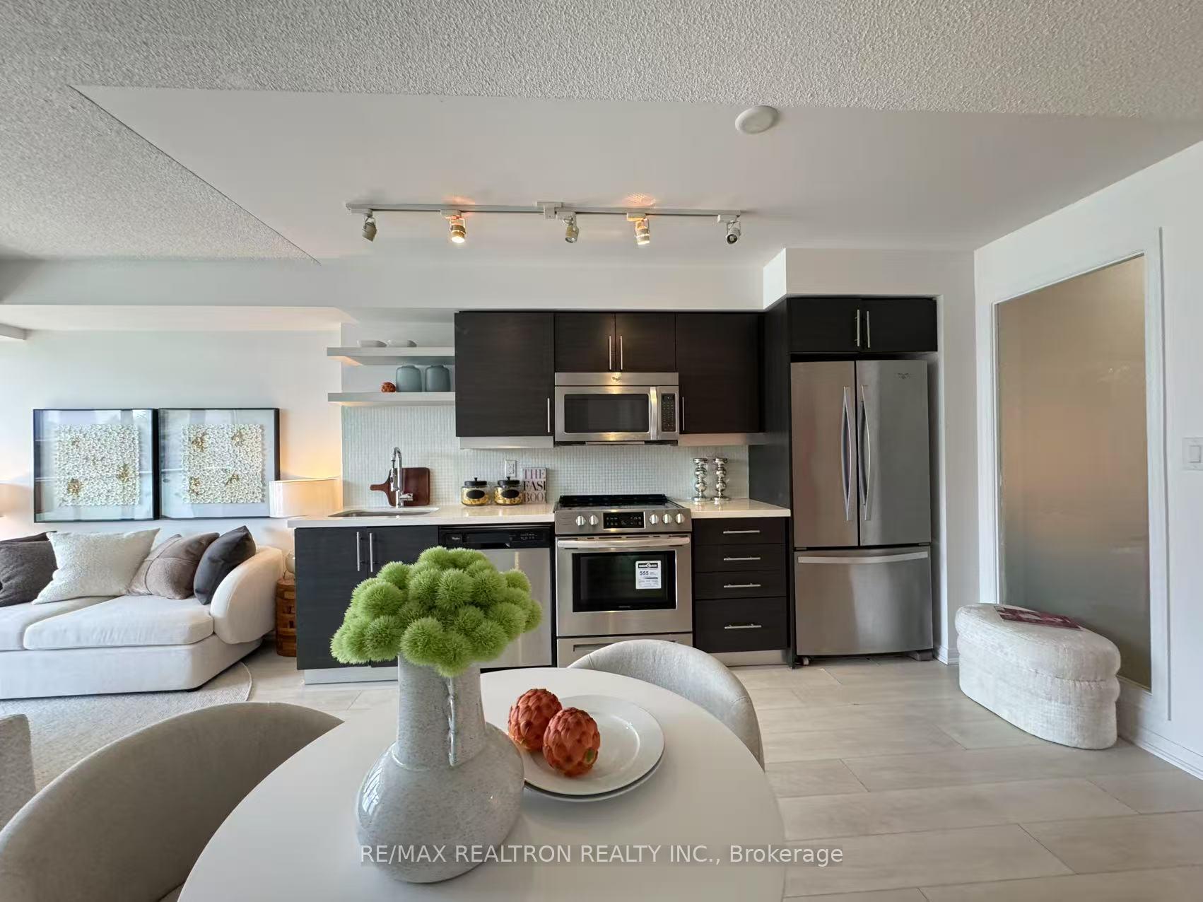 Photo 2 of Unit 1909, 400 Adelaide Street E, Toronto, Moss Park — HOMEH