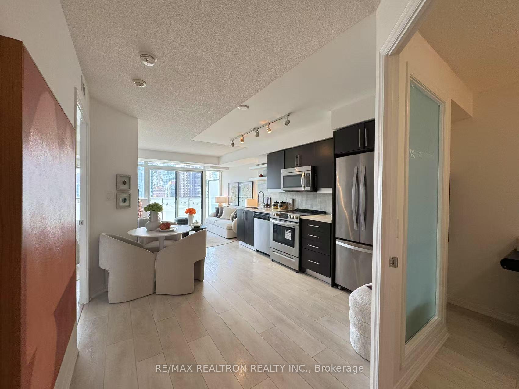 Photo 7 of Unit 1909, 400 Adelaide Street E, Toronto, Moss Park — HOMEH