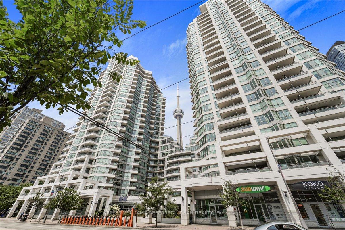 Front of Unit 2011, 228 Queens Quay W