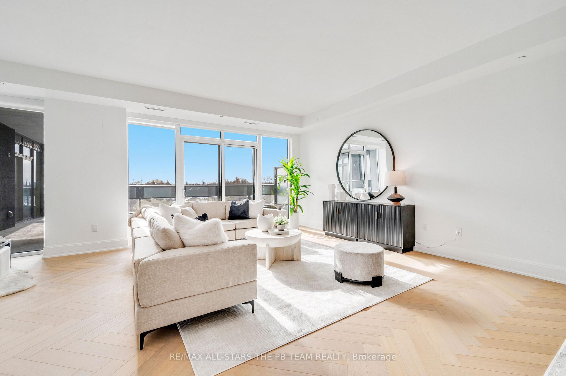 Photo 7 of Unit 506, 355 Bedford Park Avenue, Toronto, Bedford Park-Nortown — HOMEH