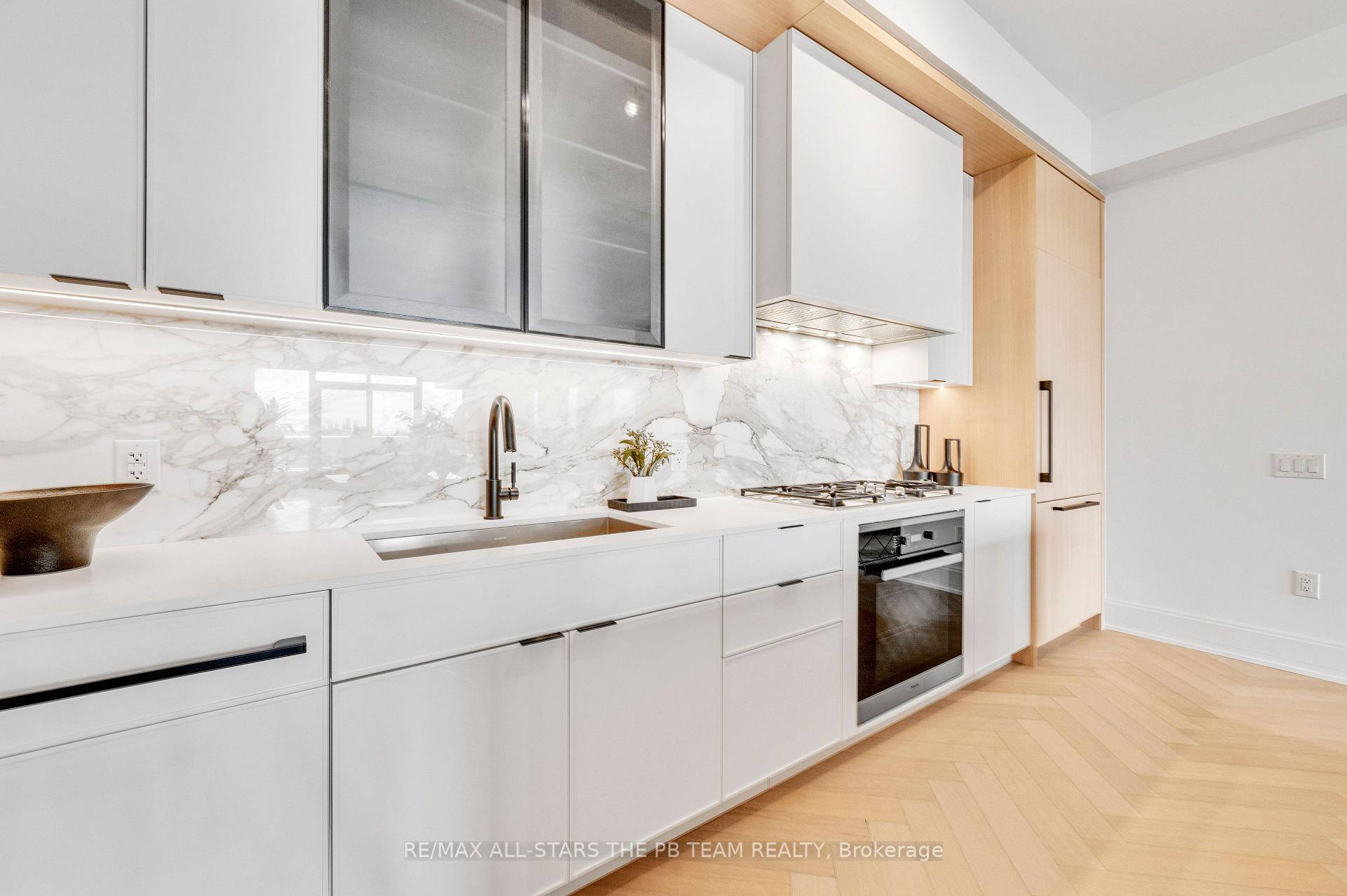 Photo 17 of Unit 506, 355 Bedford Park Avenue, Toronto, Bedford Park-Nortown — HOMEH