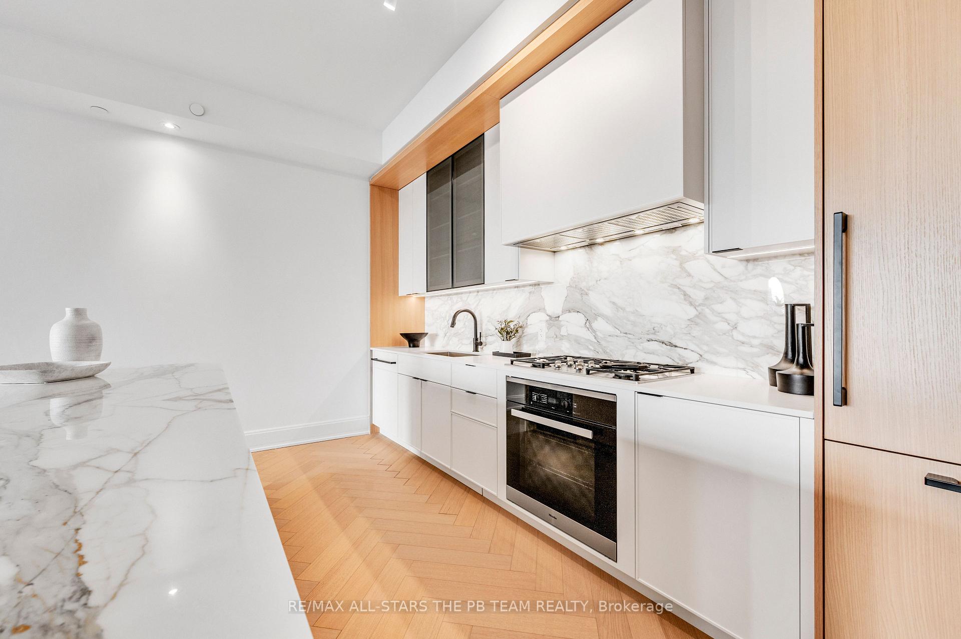 Photo 20 of Unit 506, 355 Bedford Park Avenue, Toronto, Bedford Park-Nortown — HOMEH