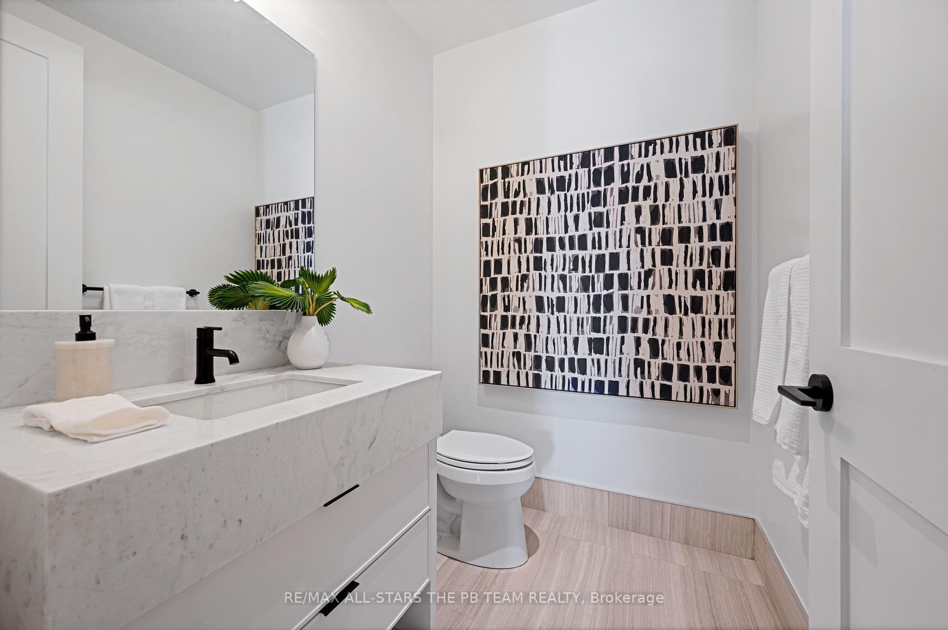 Photo 27 of Unit 506, 355 Bedford Park Avenue, Toronto, Bedford Park-Nortown — HOMEH