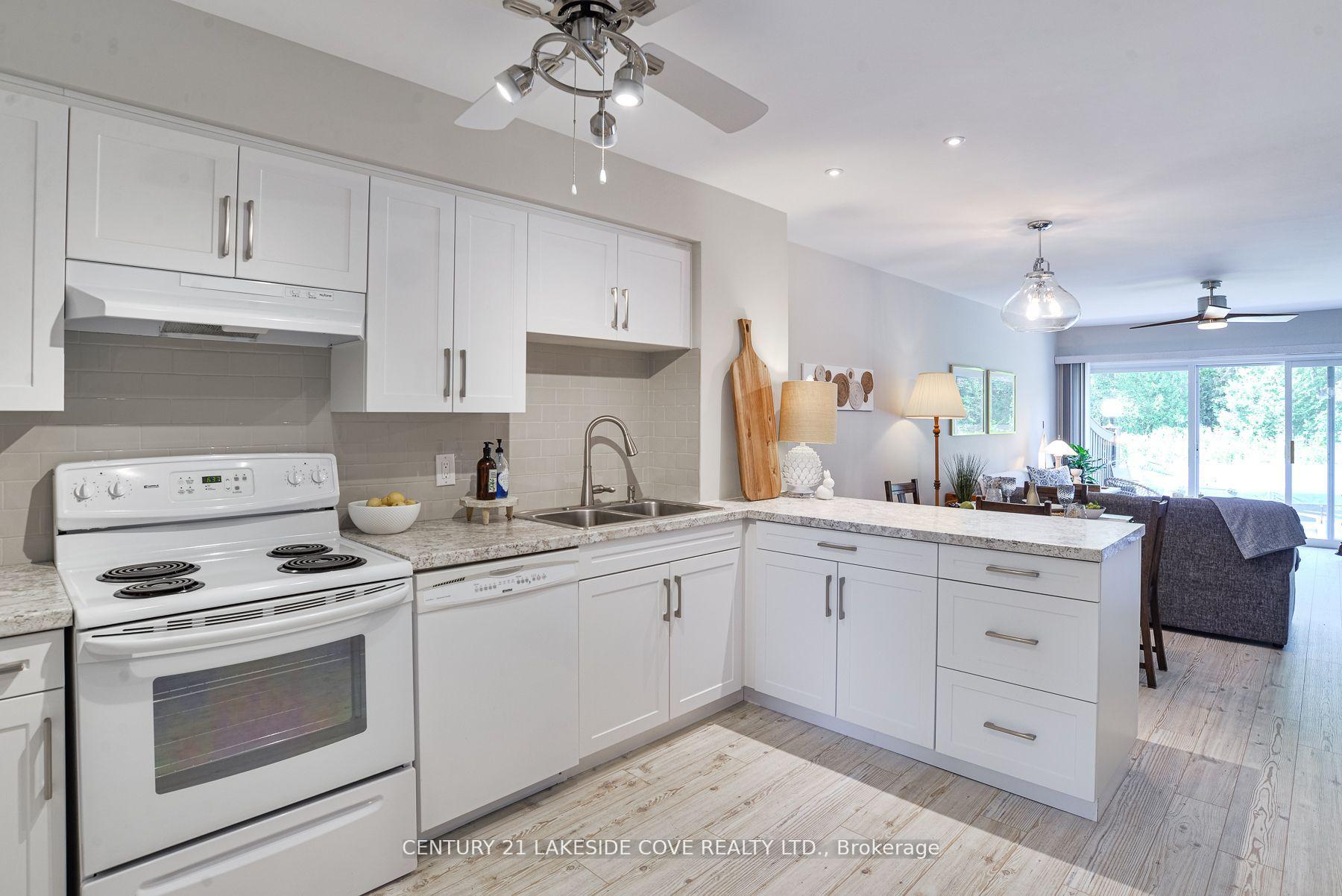 Photo 12 of Unit Unit 16, 2 Paradise Boulevard, Ramara, Rural Ramara — HOMEH