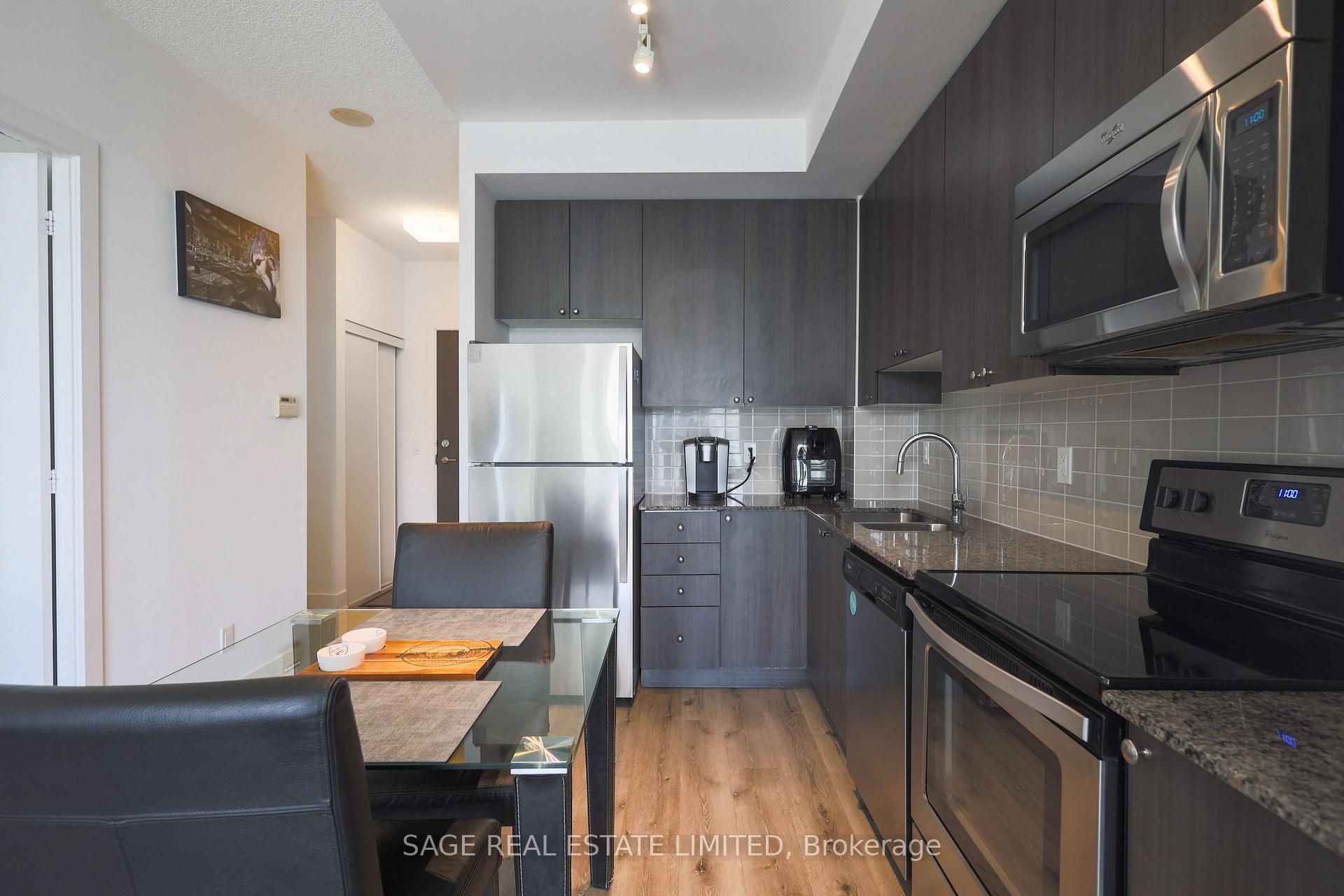 Photo 5 of Unit 1002, 68 Merton Street, Toronto, Mount Pleasant West — HOMEH
