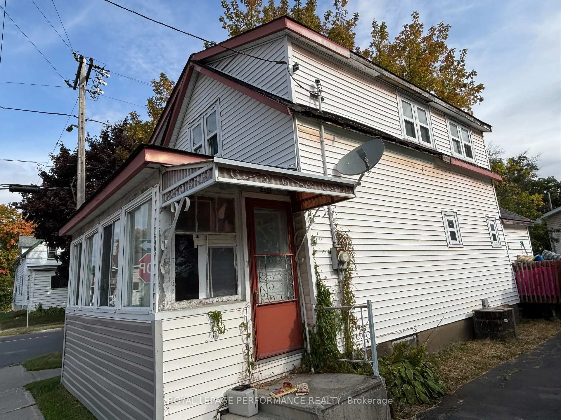 Photo 2 of 345 Gloucester St N Street N, Cornwall — HOMEH