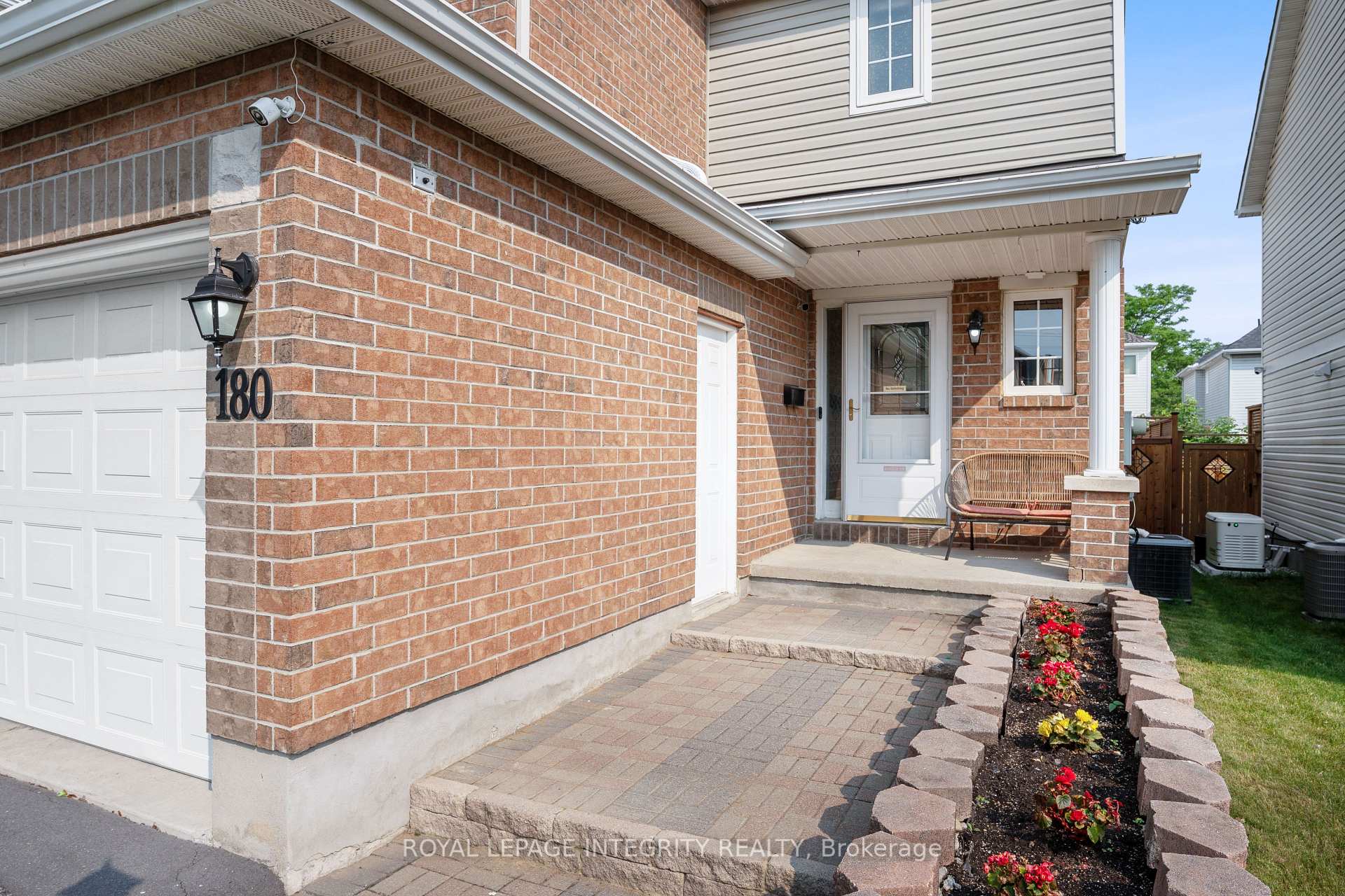 Photo 2 of 180 Deerfox Drive, Ottawa, Barrhaven - Longfields — HOMEH