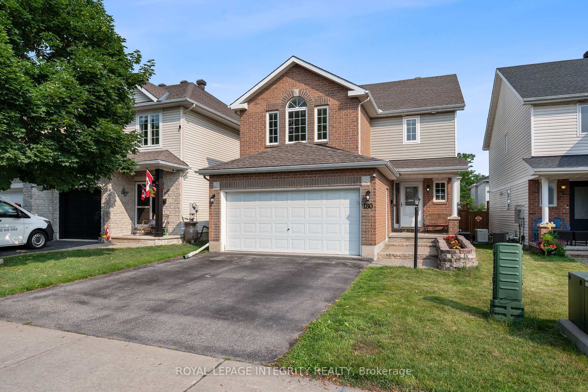 Photo 3 of 180 Deerfox Drive, Ottawa, Barrhaven - Longfields — HOMEH