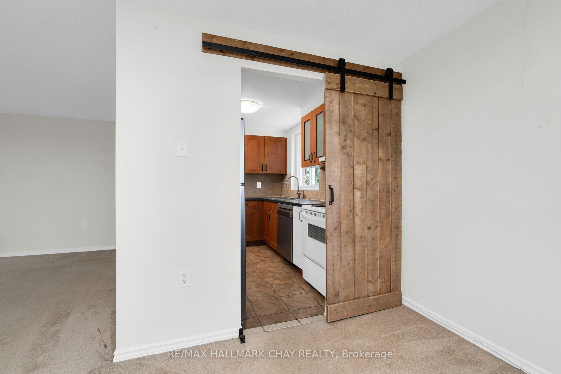 Photo 10 of Unit 803, 414 Blake Street, Barrie, Codrington — HOMEH