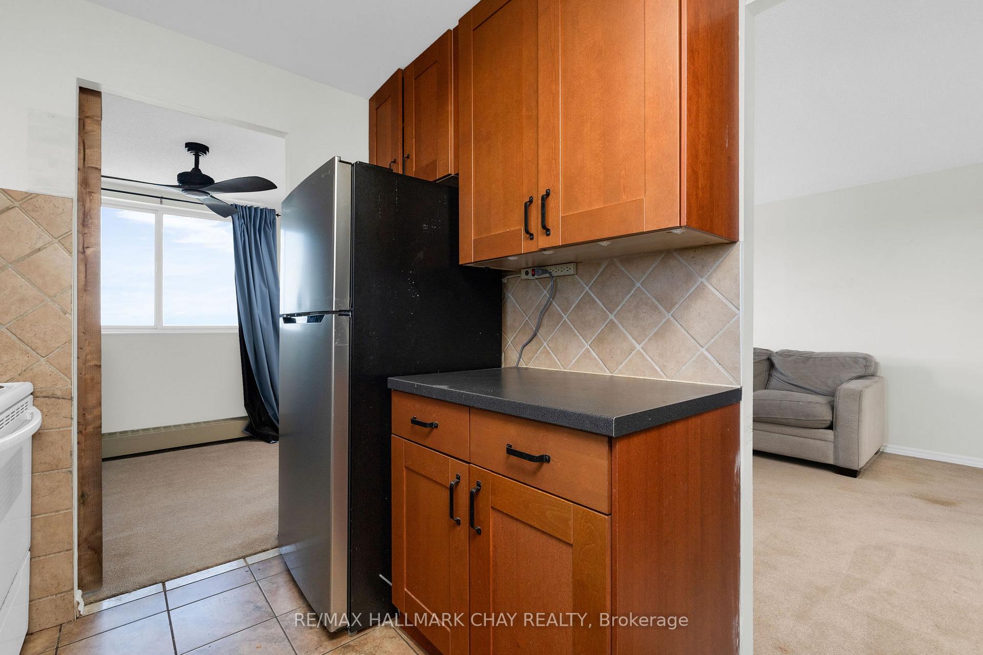 Photo 11 of Unit 803, 414 Blake Street, Barrie, Codrington — HOMEH