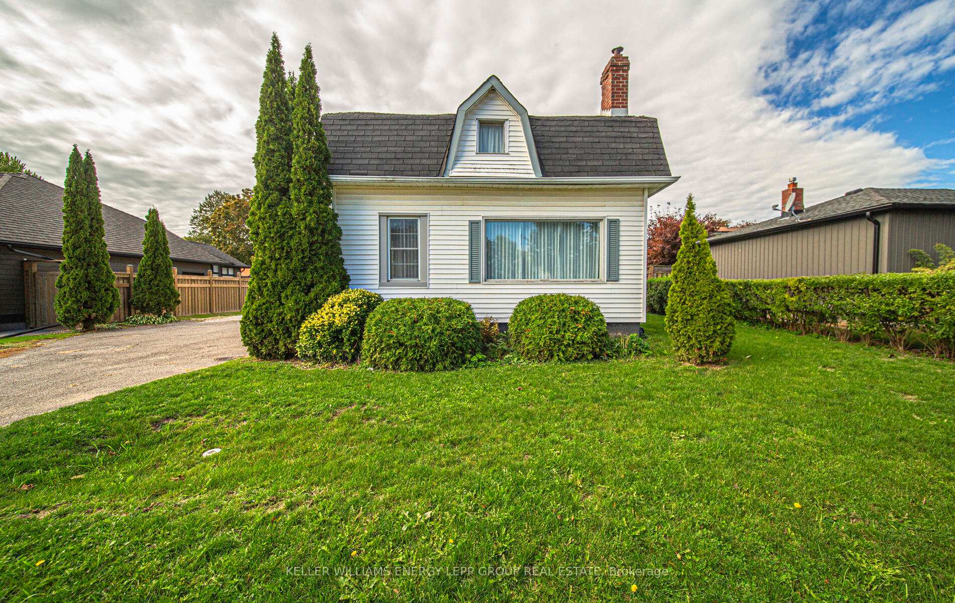Photo 1 of 132 High Street, Clarington, Bowmanville — HOMEH