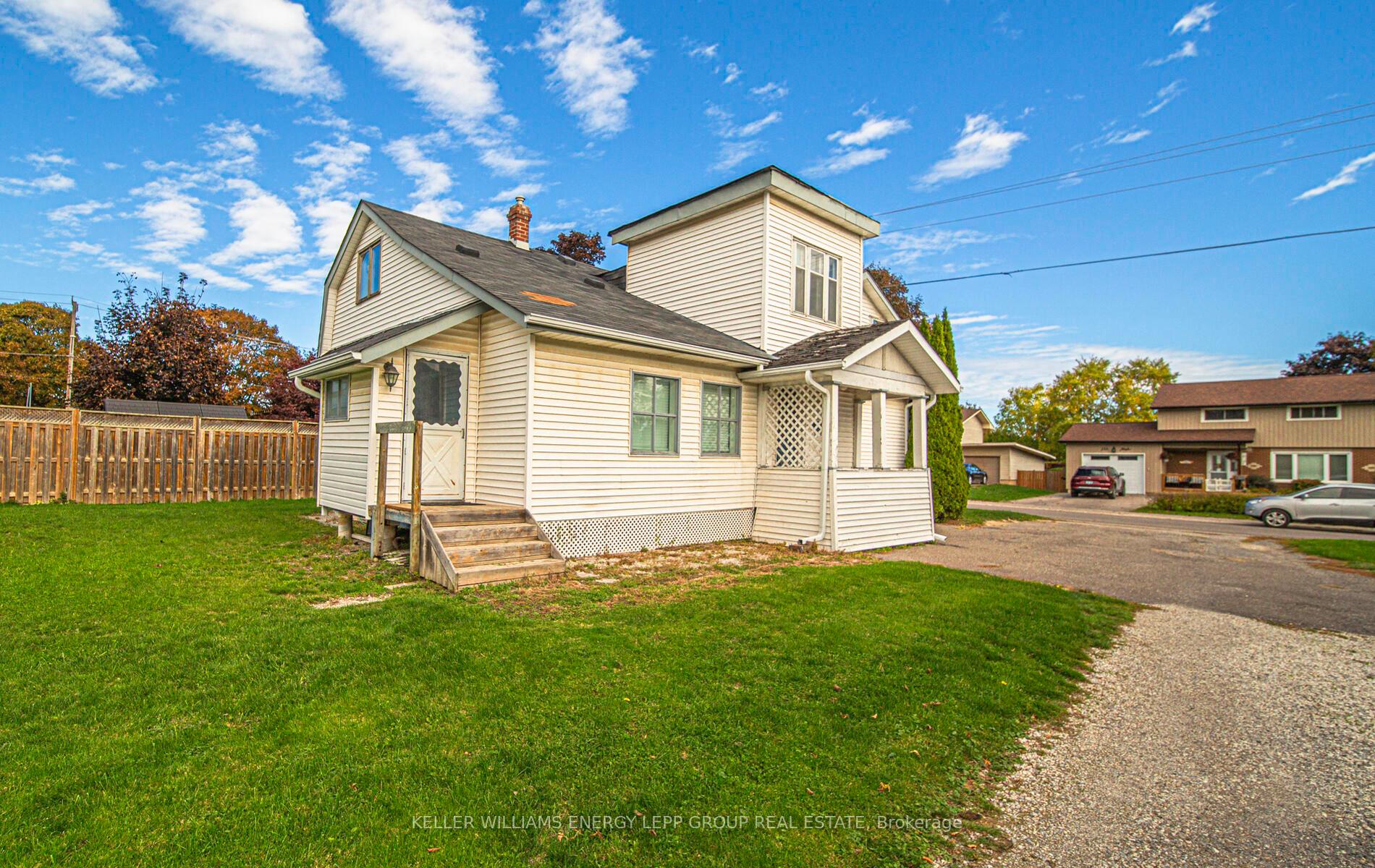 Photo 3 of 132 High Street, Clarington, Bowmanville — HOMEH