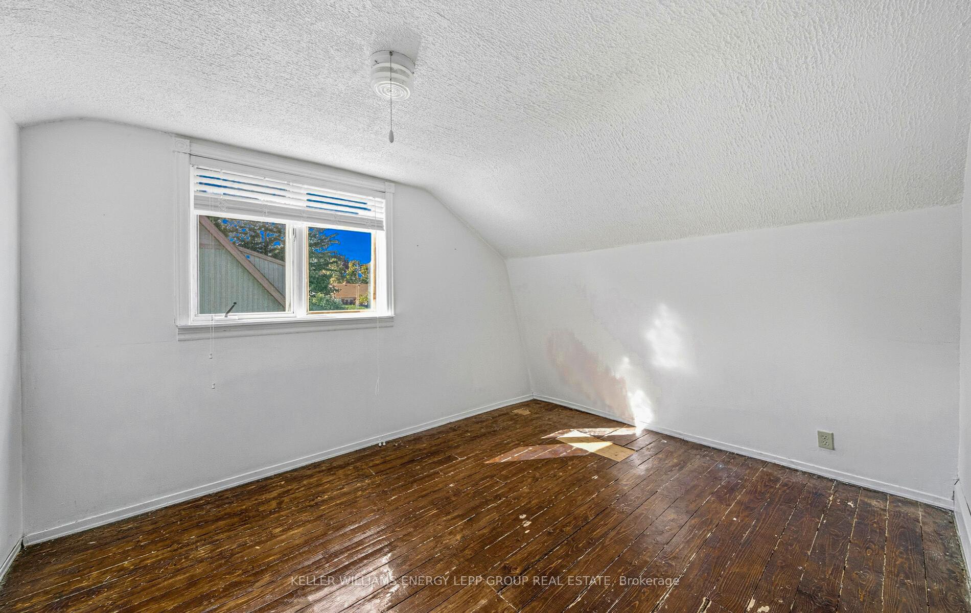 Photo 16 of 132 High Street, Clarington, Bowmanville — HOMEH