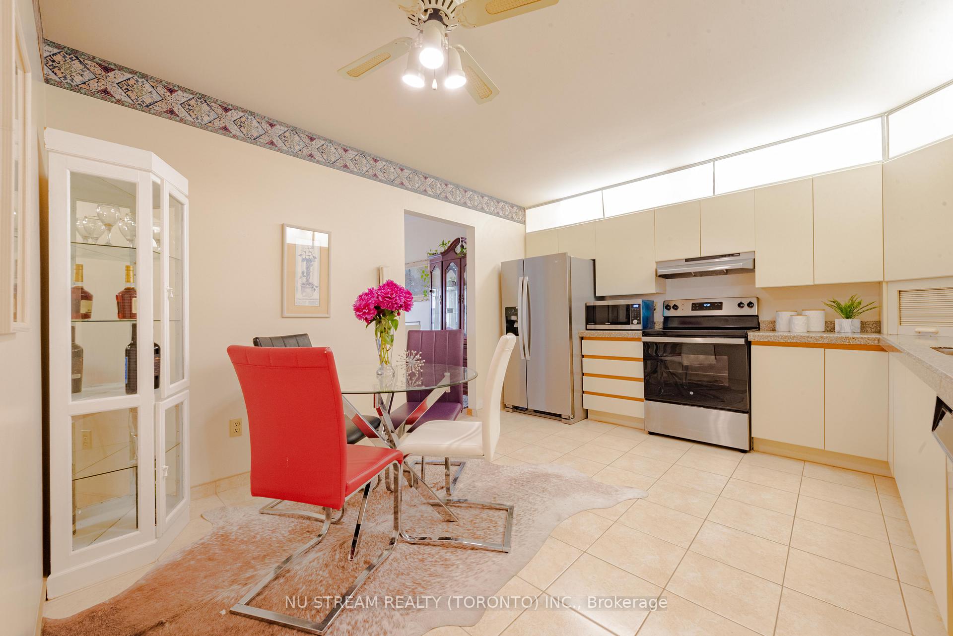 Photo 30 of Unit 905, 5151 Riverside Drive E, Windsor — HOMEH