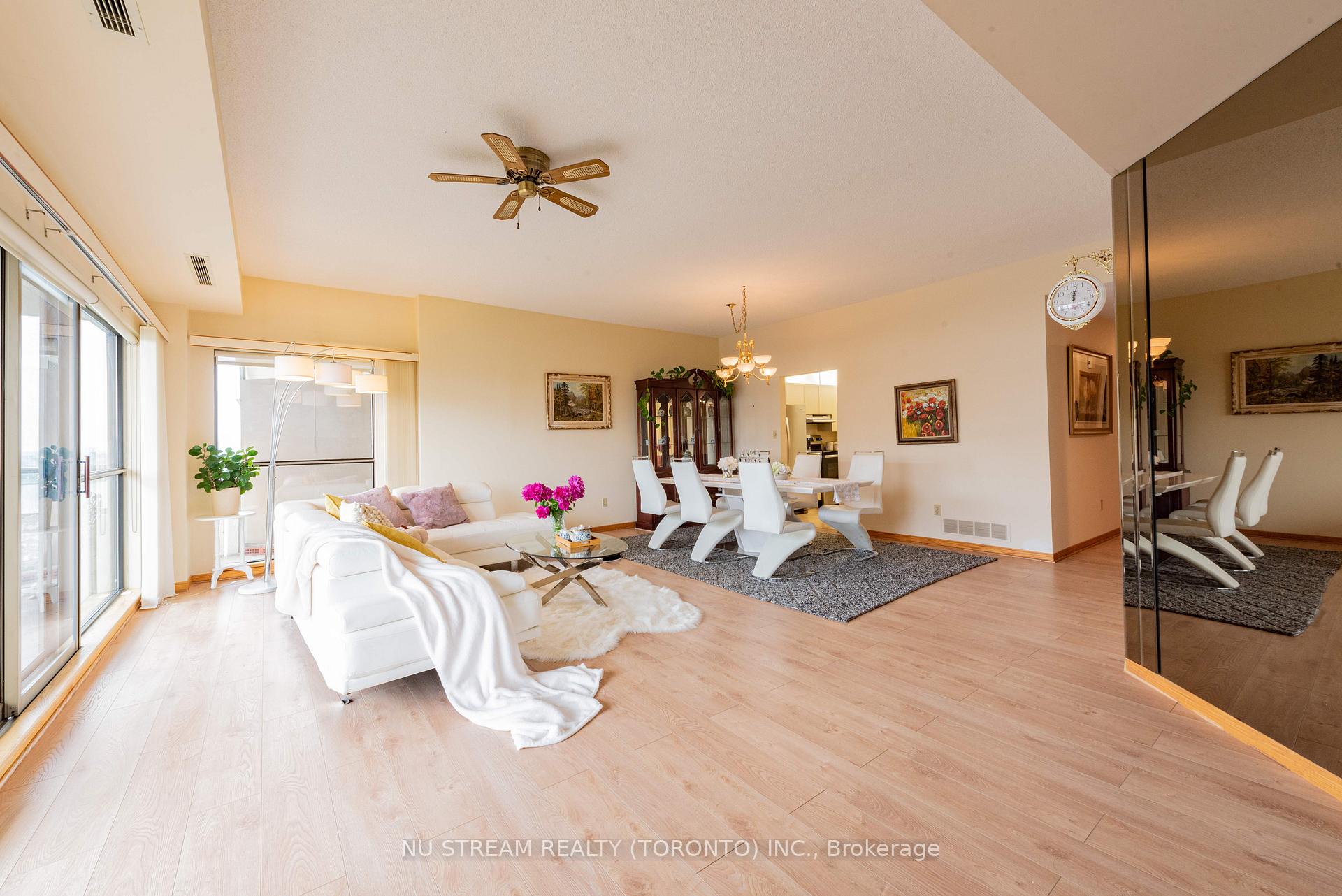 Photo 8 of Unit 905, 5151 Riverside Drive E, Windsor — HOMEH
