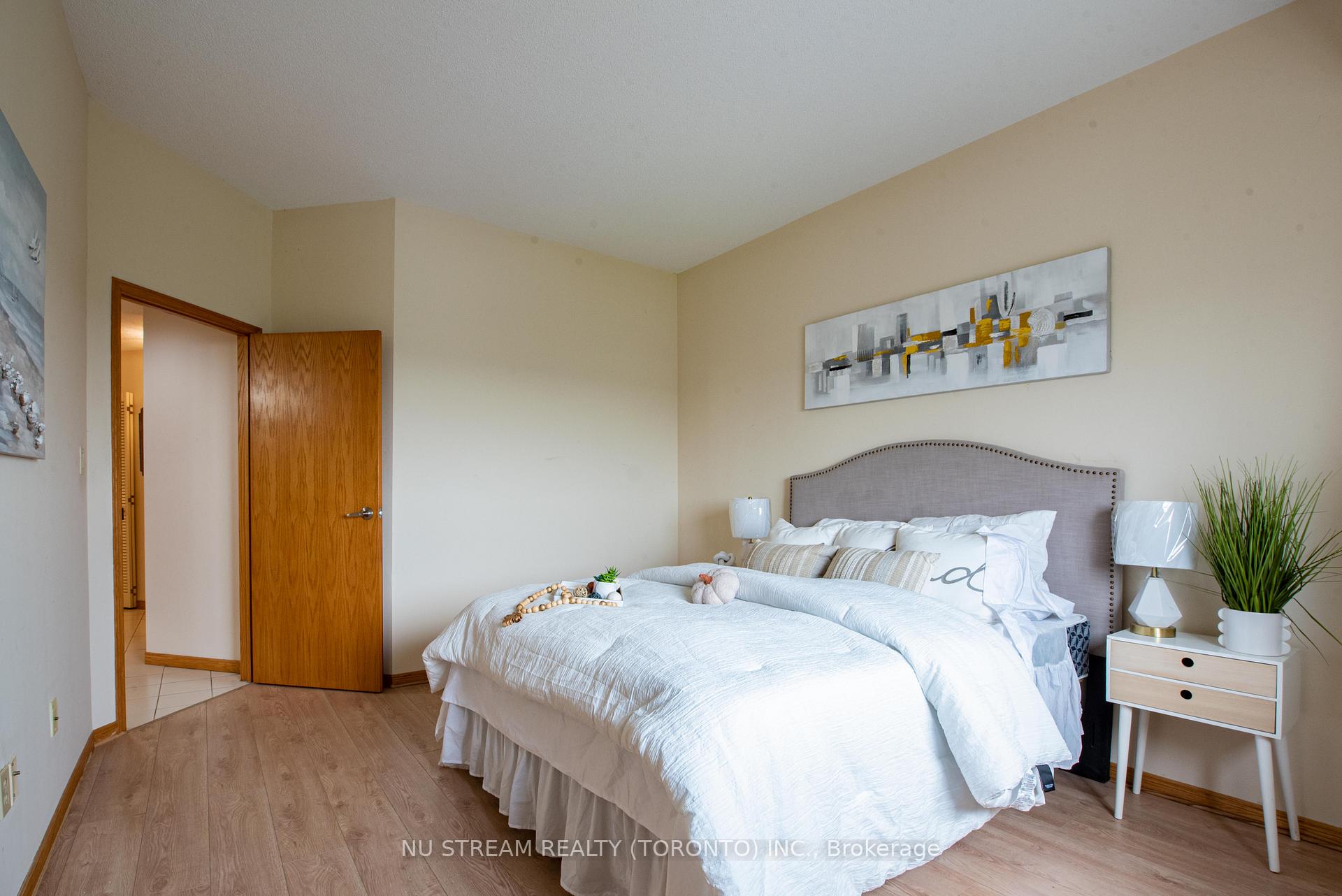 Photo 20 of Unit 905, 5151 Riverside Drive E, Windsor — HOMEH