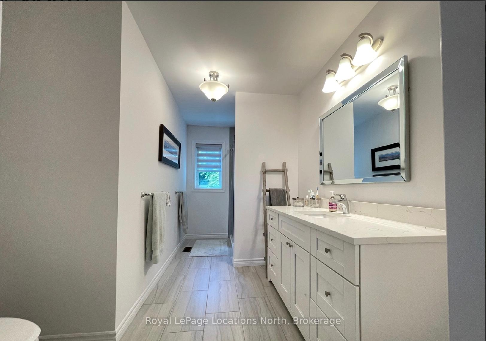 Photo 8 of 16 Sunset Court, Collingwood — HOMEH