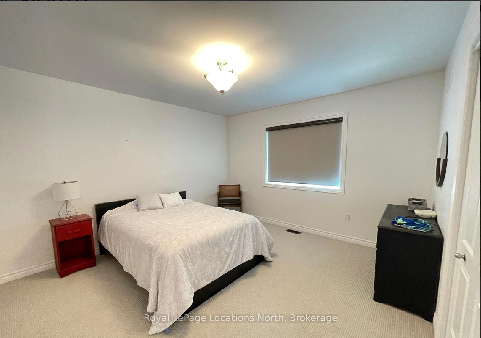 Photo 6 of 16 Sunset Court, Collingwood — HOMEH