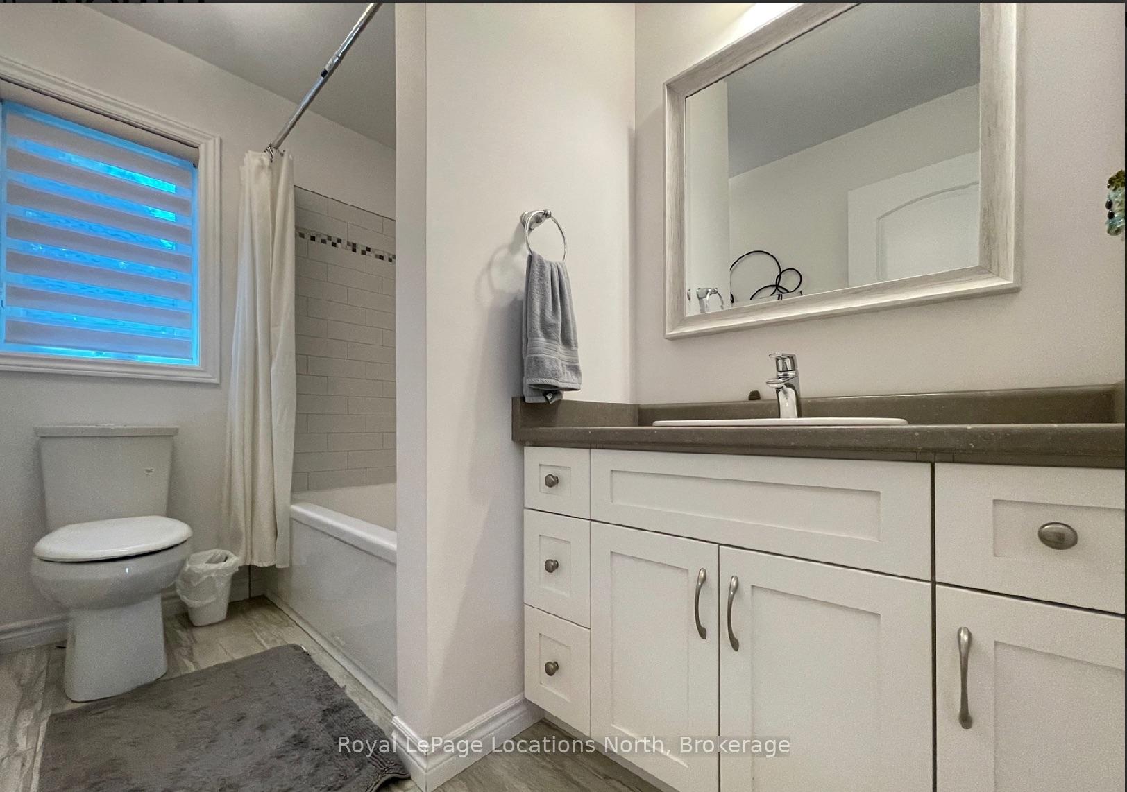 Photo 12 of 16 Sunset Court, Collingwood — HOMEH