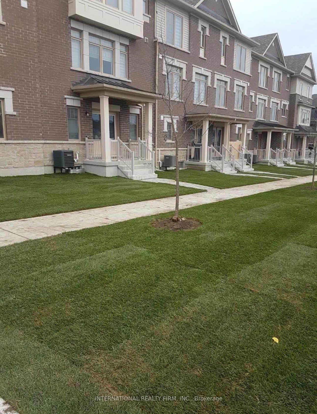 Photo 4 of 22 Ambereen Place, Clarington, Bowmanville — HOMEH