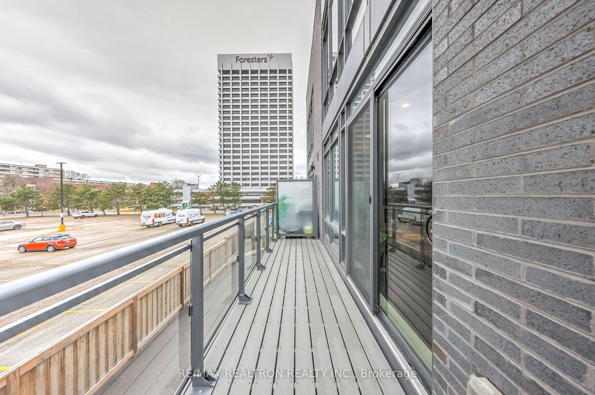 Photo 13 of 25 Sonic Way, Toronto, Flemingdon Park — HOMEH