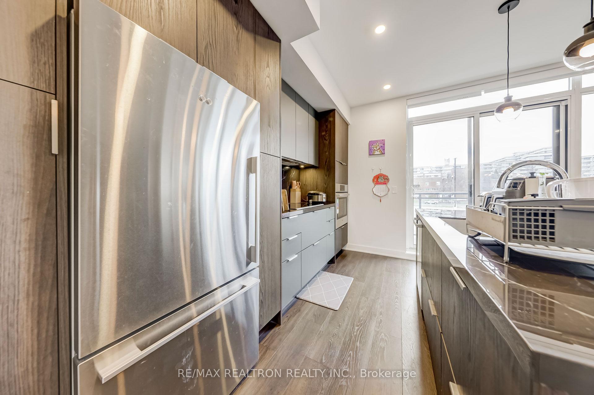 Photo 18 of 25 Sonic Way, Toronto, Flemingdon Park — HOMEH