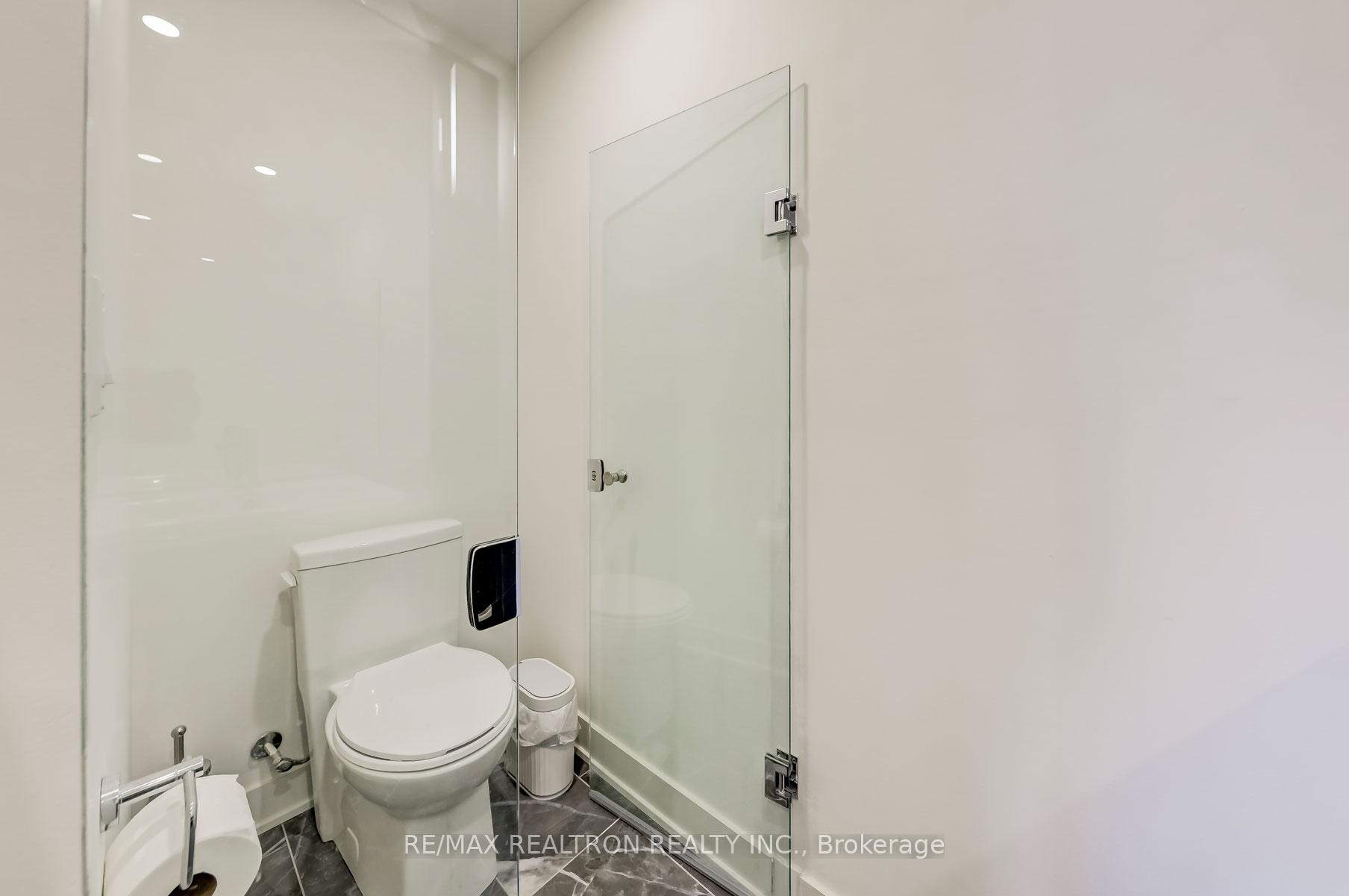 Photo 42 of 25 Sonic Way, Toronto, Flemingdon Park — HOMEH