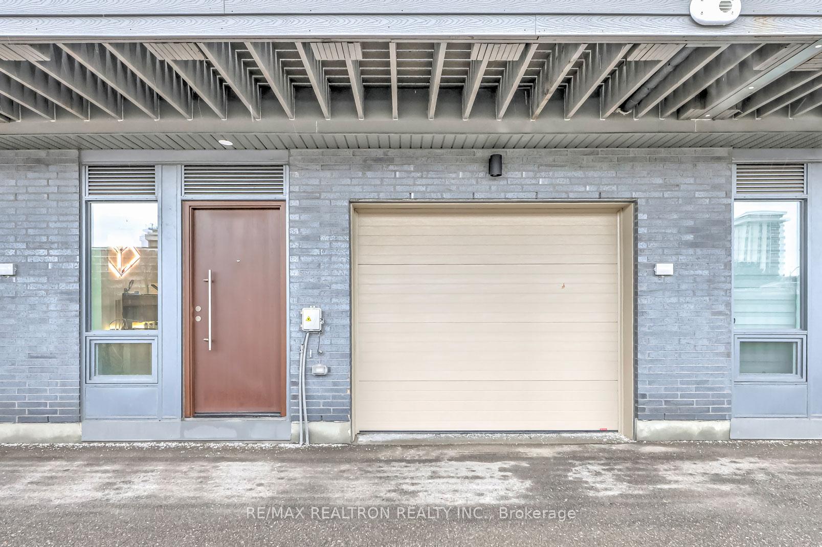 Photo 43 of 25 Sonic Way, Toronto, Flemingdon Park — HOMEH