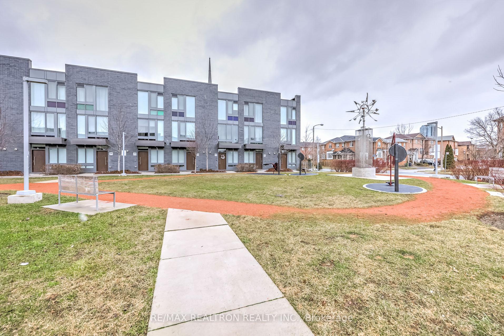 Photo 45 of 25 Sonic Way, Toronto, Flemingdon Park — HOMEH