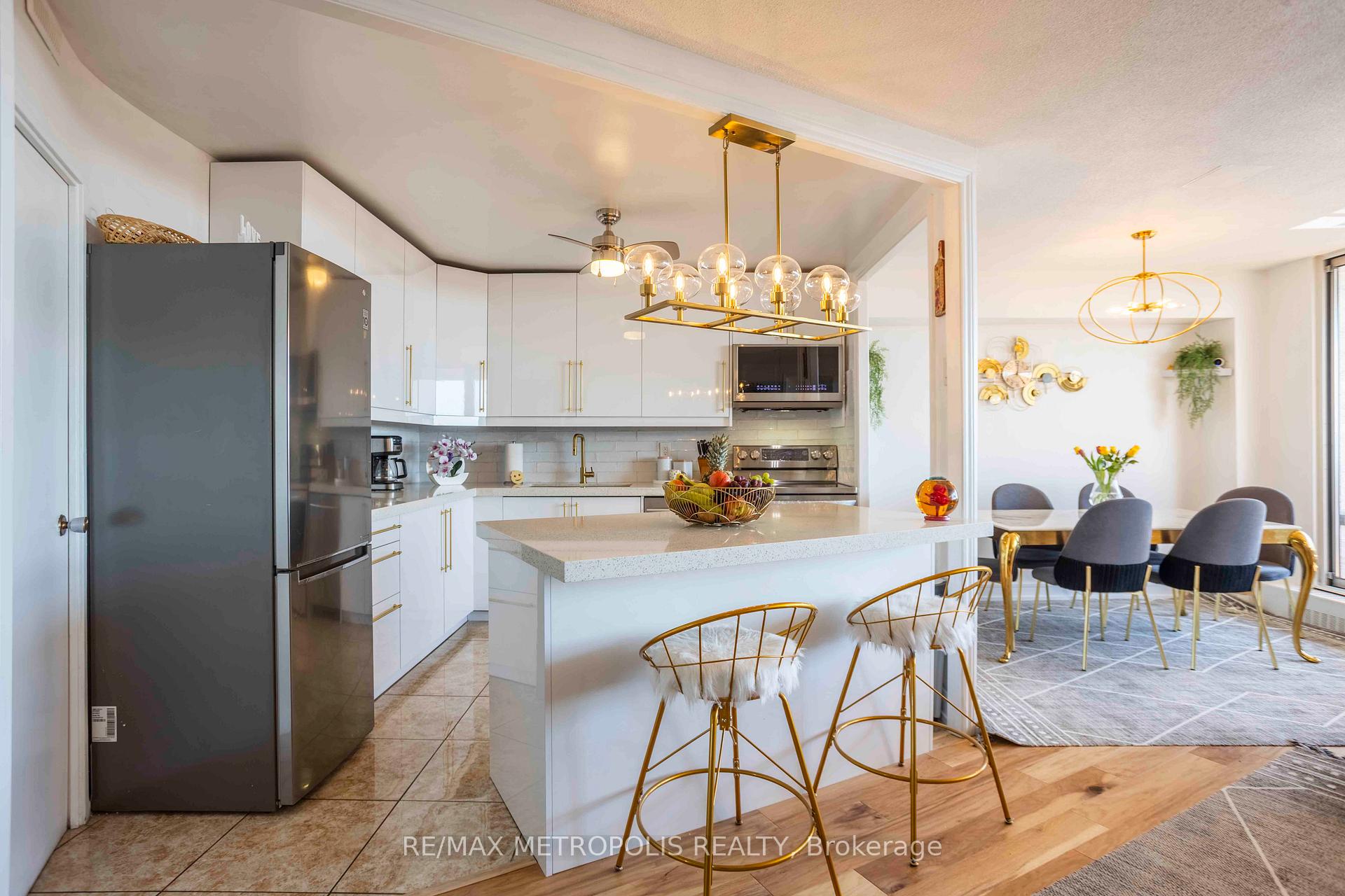 Photo 6 of Unit PH01, 15 Vicora Linkway, Toronto, Flemingdon Park — HOMEH
