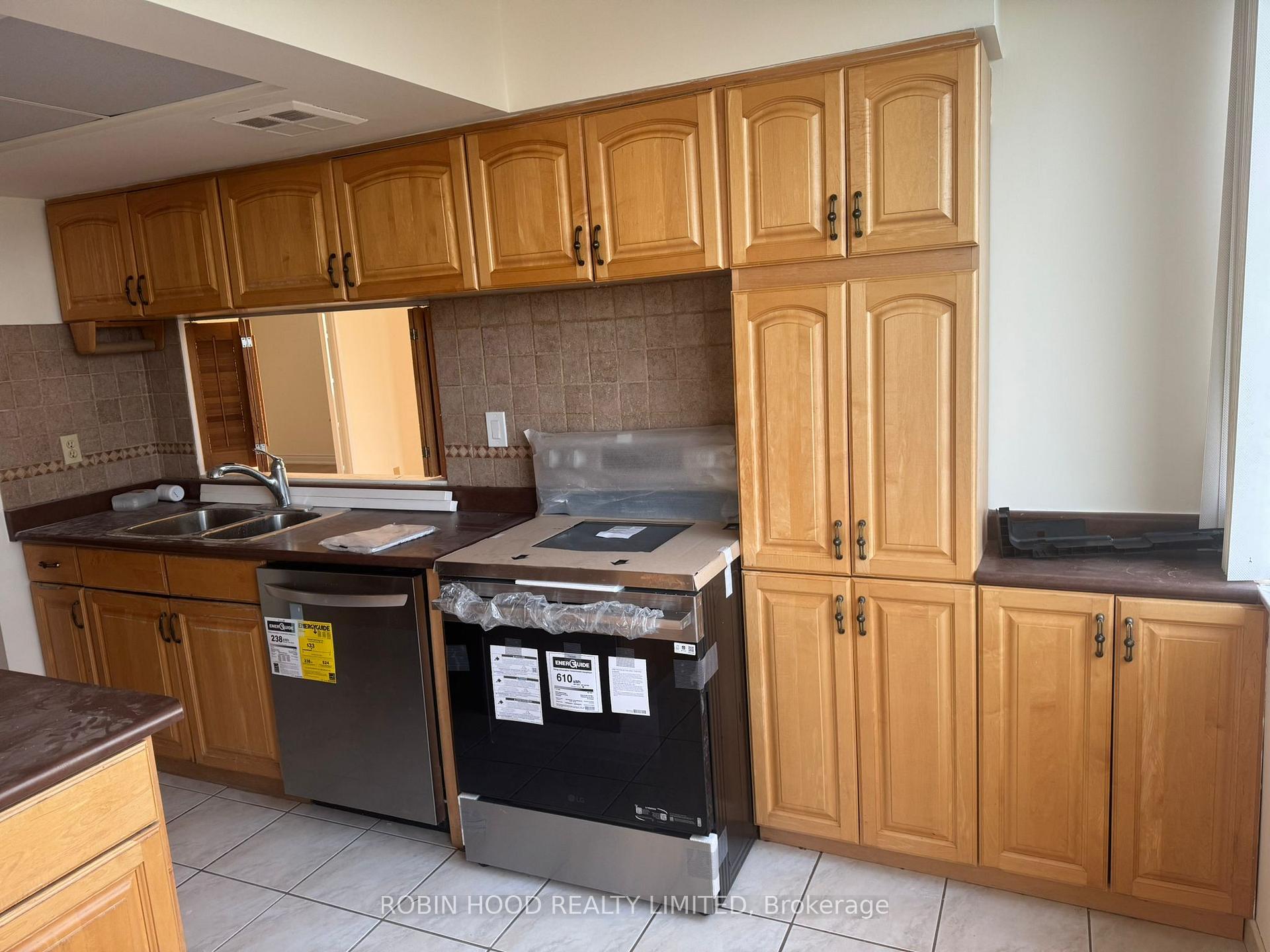 Photo 27 of Unit 1104, 2330 Bridletowne Circle, Scarborough, L'Amoreaux — HOMEH