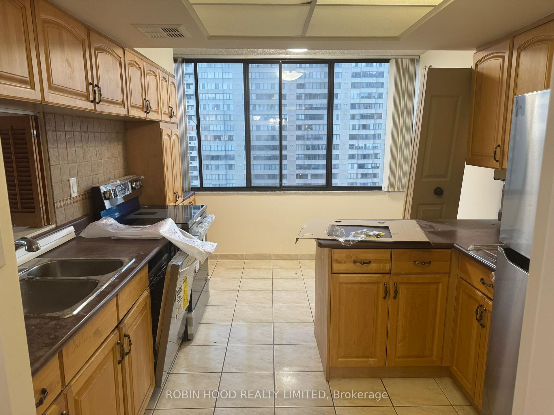 Photo 37 of Unit 1104, 2330 Bridletowne Circle, Scarborough, L'Amoreaux — HOMEH