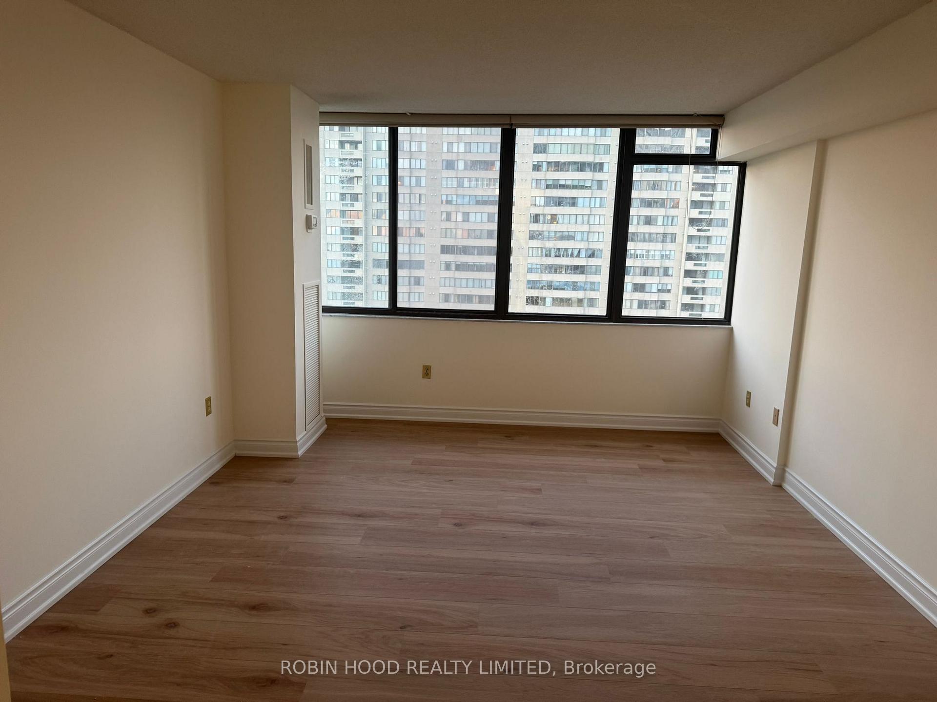 Photo 4 of Unit 1104, 2330 Bridletowne Circle, Scarborough, L'Amoreaux — HOMEH