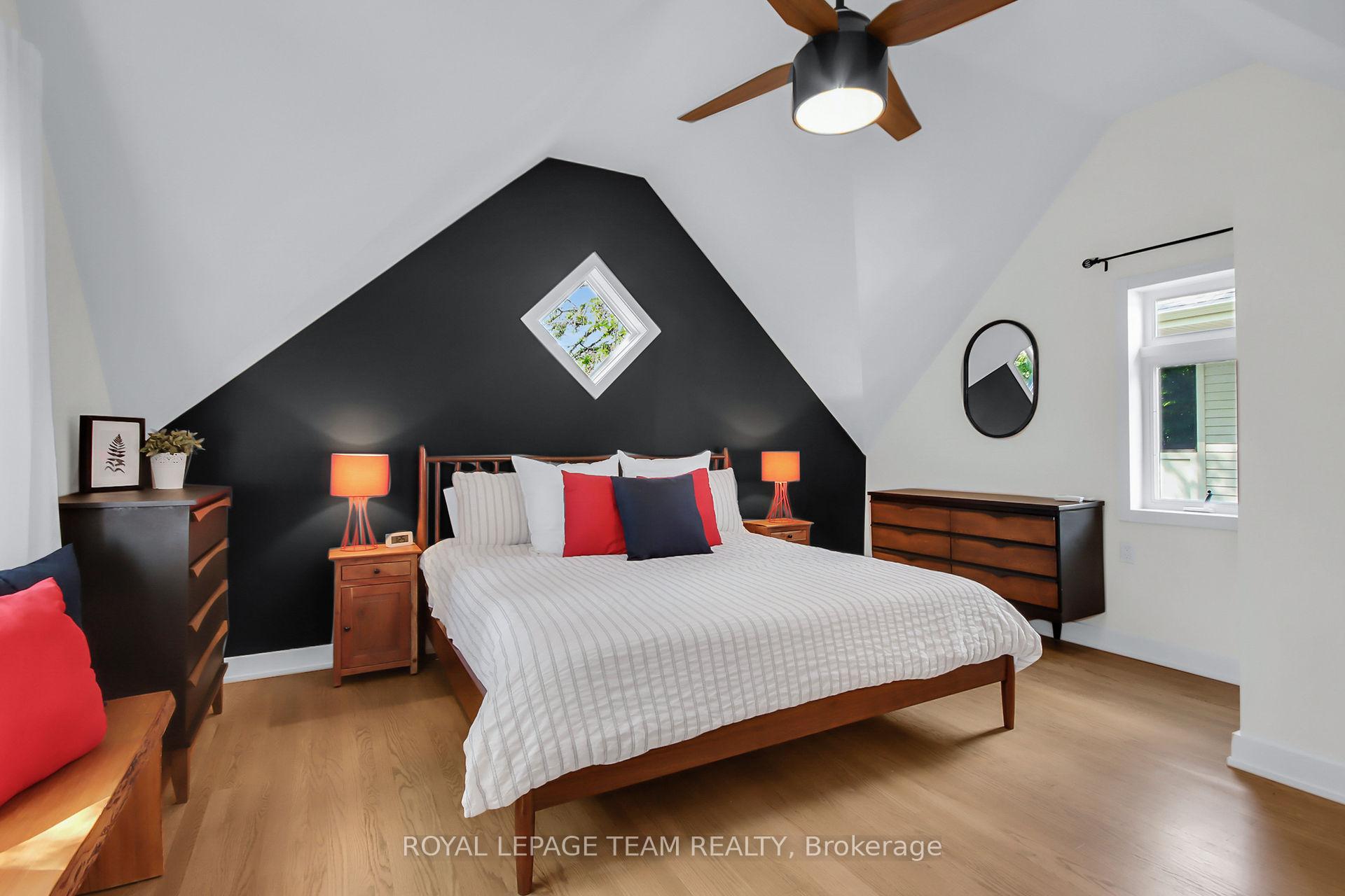 Photo 3 of 526 Highland Avenue, Ottawa, McKellar/Highland — HOMEH