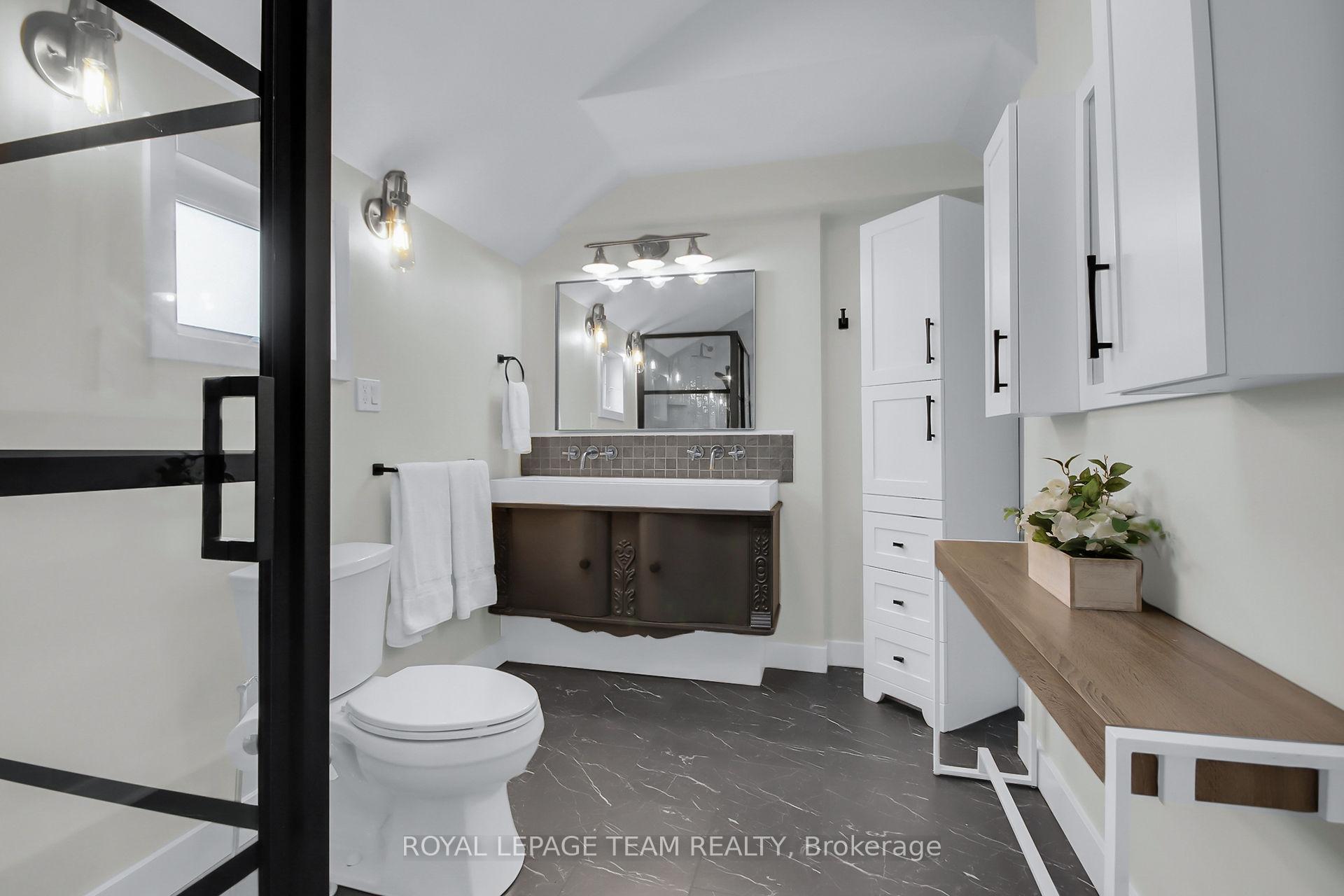 Photo 10 of 526 Highland Avenue, Ottawa, McKellar/Highland — HOMEH