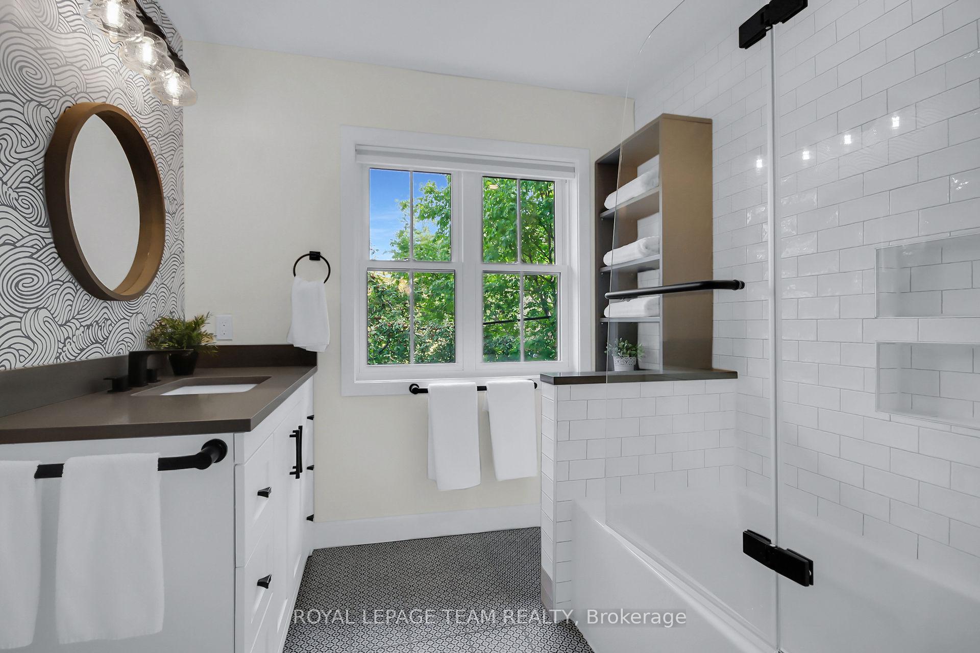 Photo 6 of 526 Highland Avenue, Ottawa, McKellar/Highland — HOMEH