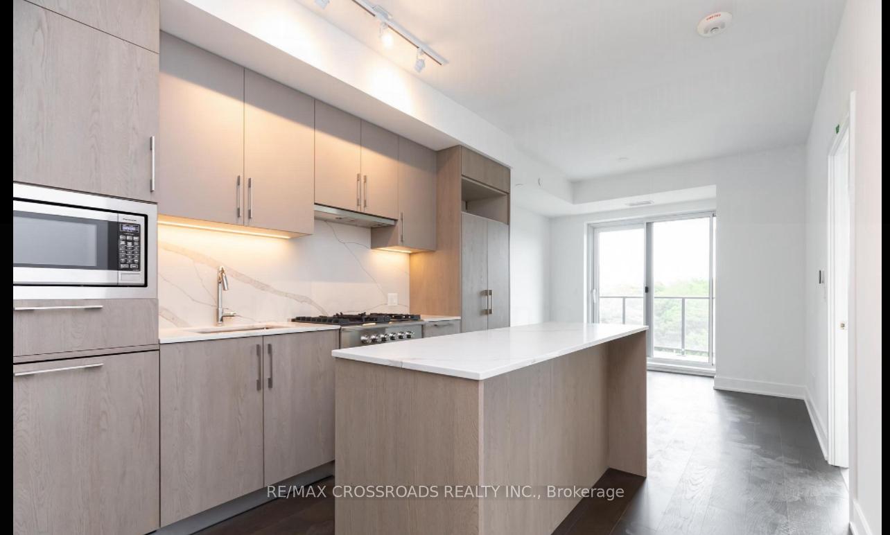 Photo 5 of Unit 607, 8 Manor Road W, Toronto, Yonge-Eglinton — HOMEH