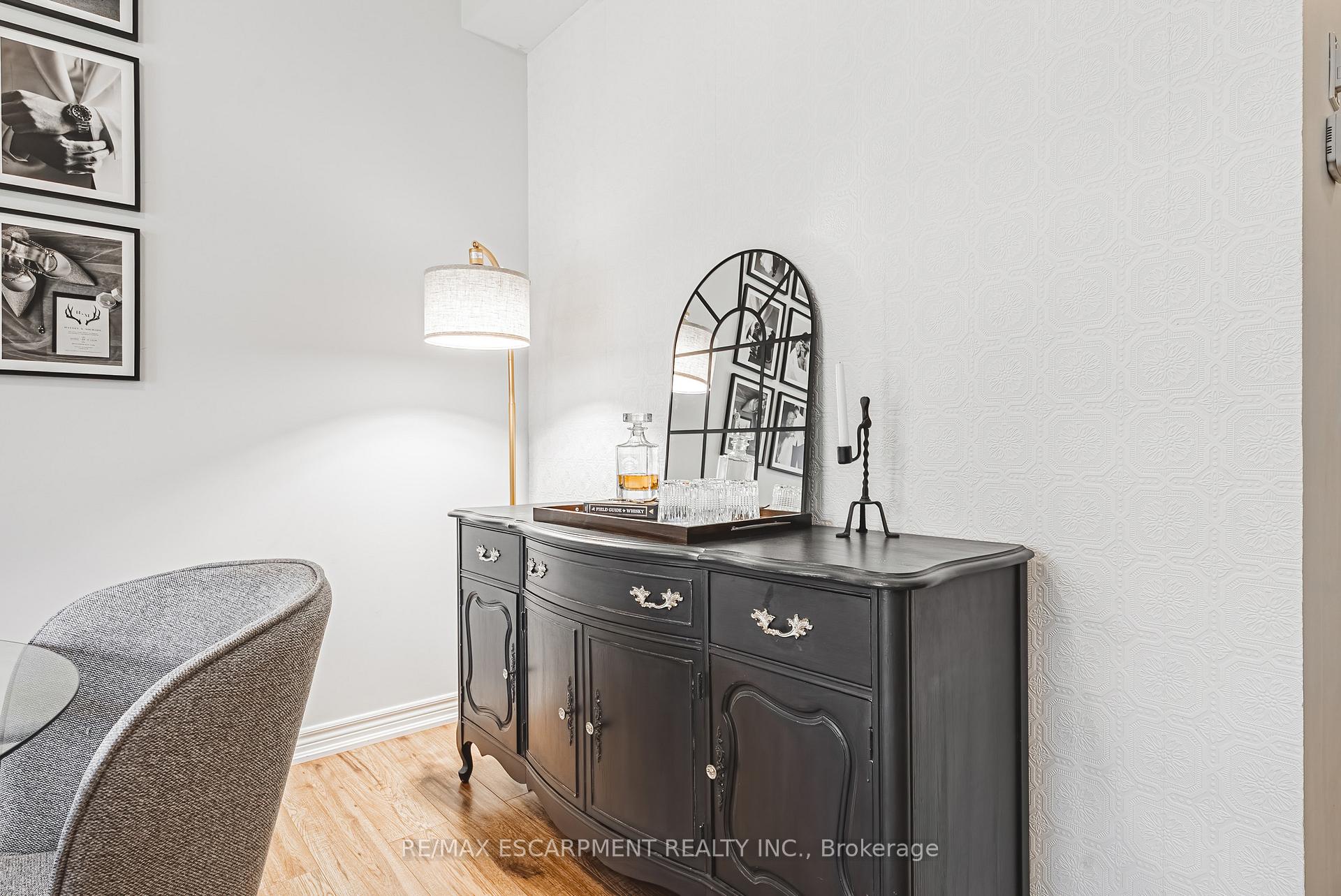 Photo 16 of 18 Ridgeside Lane, Hamilton, Waterdown — HOMEH