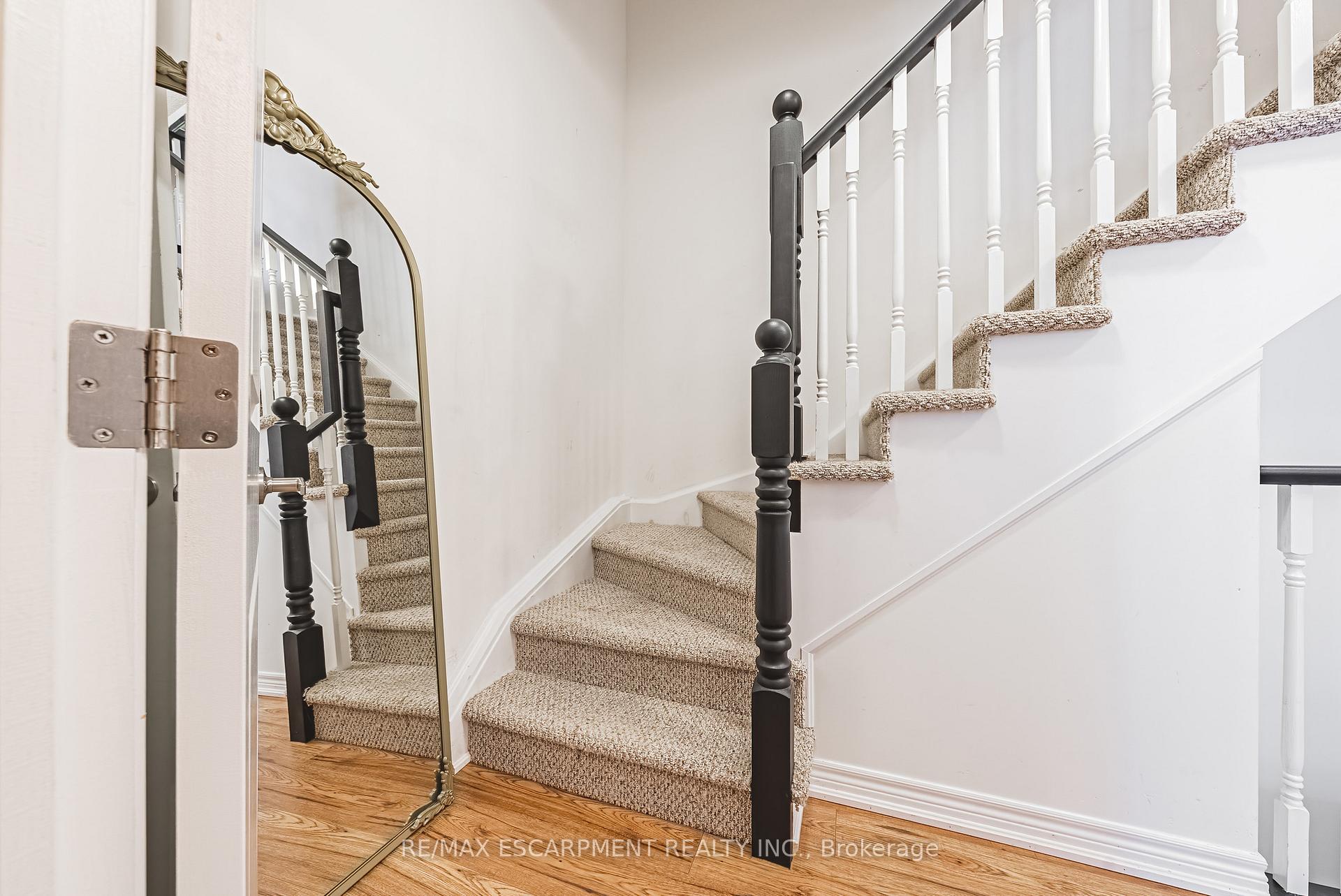 Photo 20 of 18 Ridgeside Lane, Hamilton, Waterdown — HOMEH