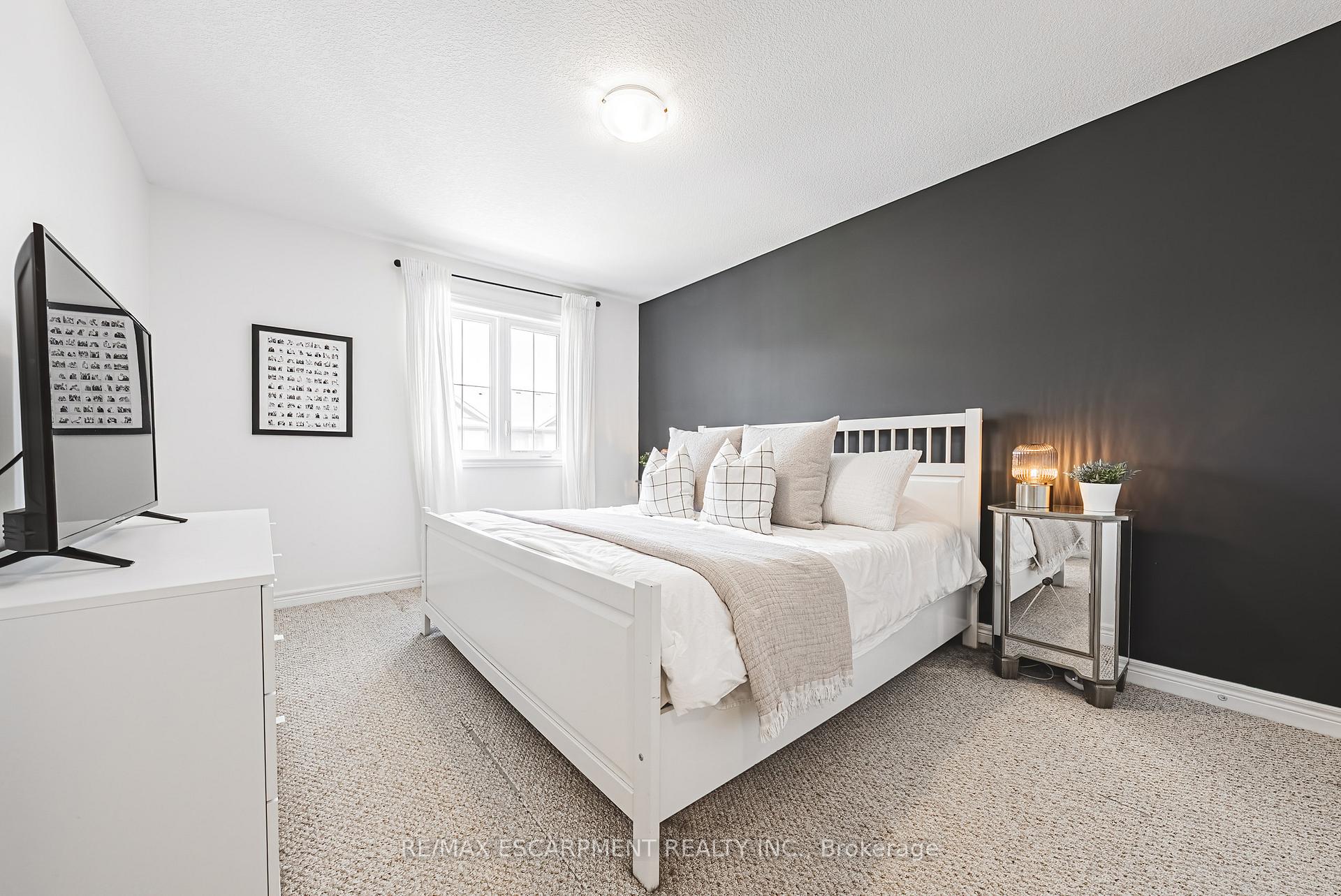 Photo 24 of 18 Ridgeside Lane, Hamilton, Waterdown — HOMEH
